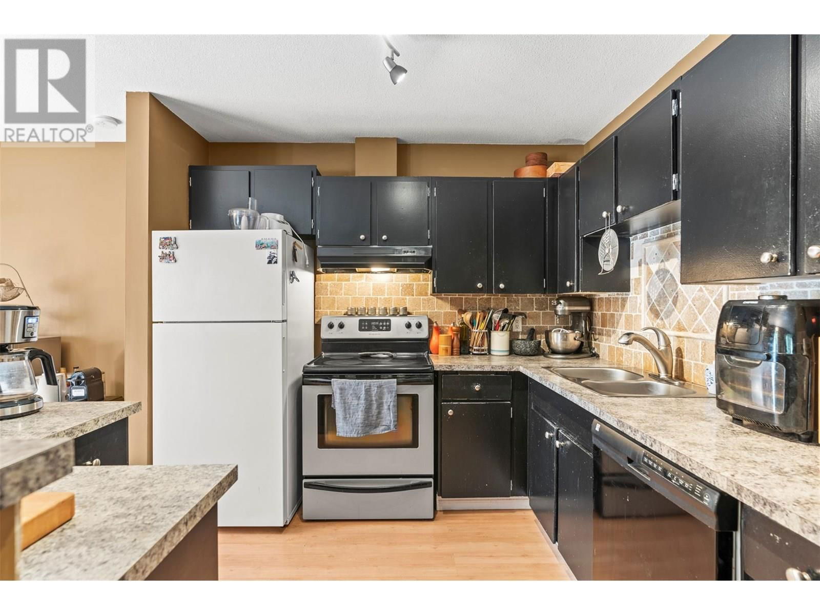 2691 ROSEDALE PLACE Image 33