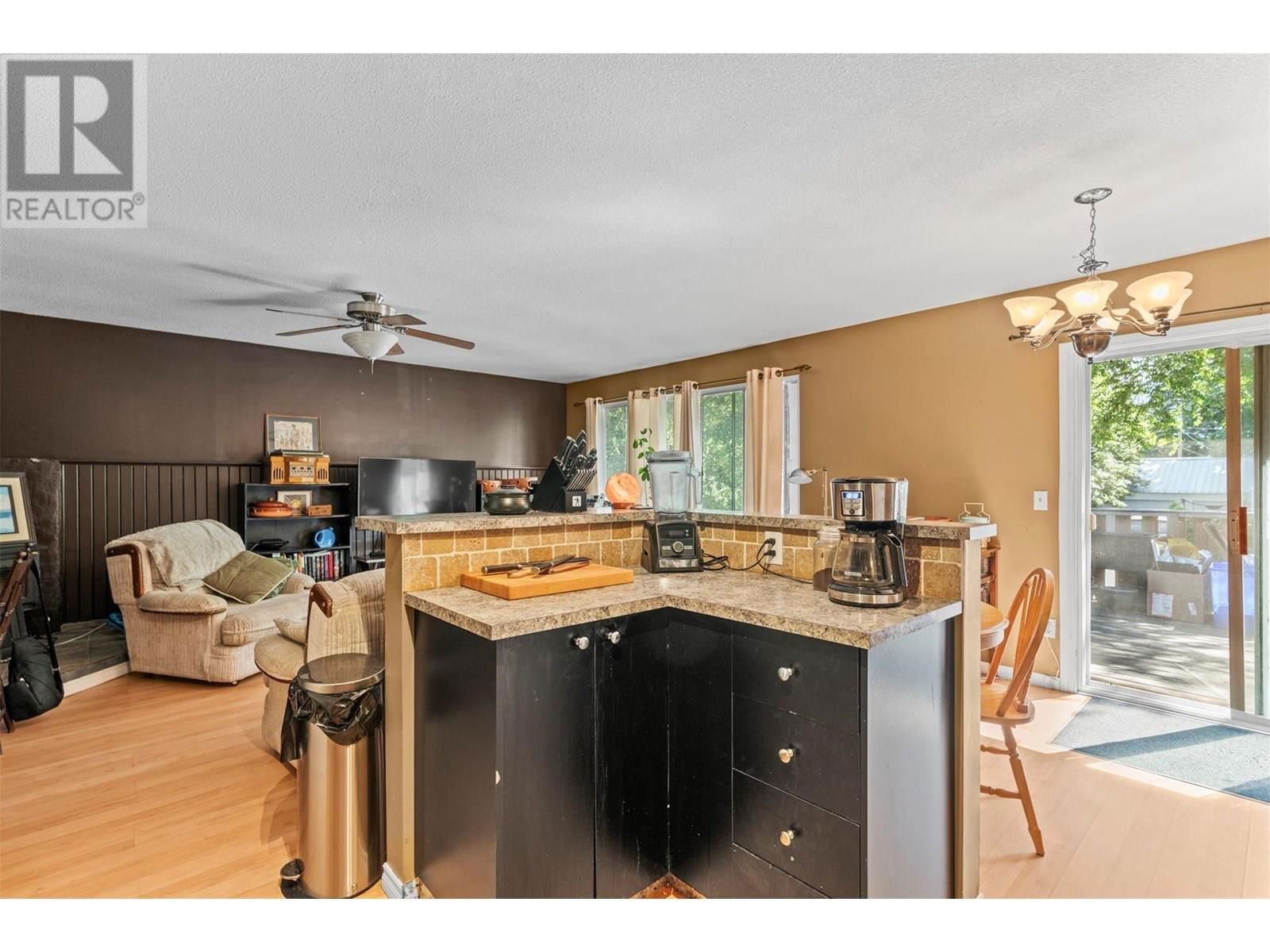 2691 ROSEDALE PLACE Image 34