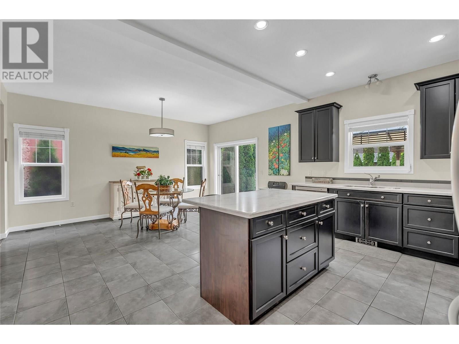 137 WALTON CRESCENT Image 11