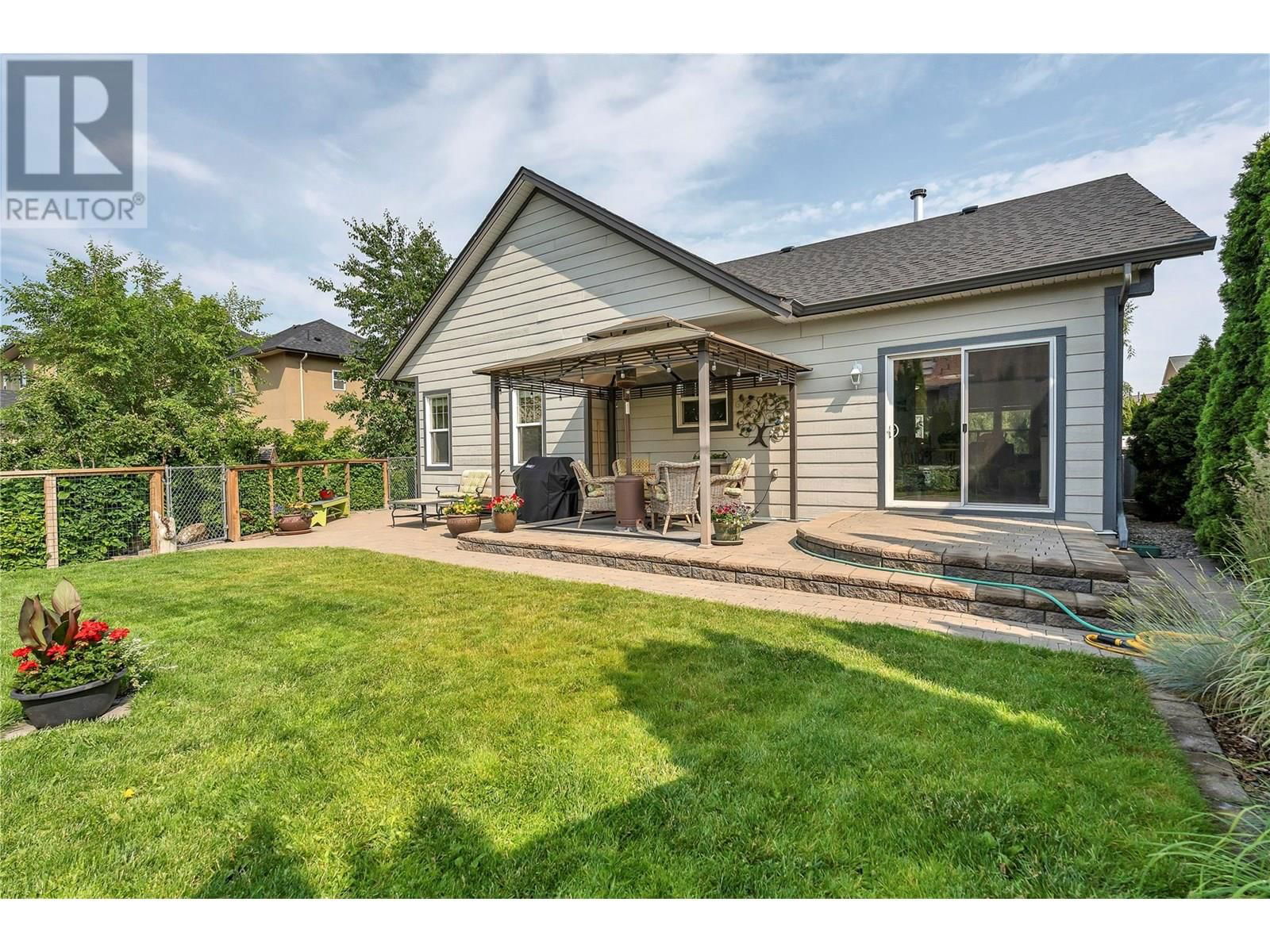 137 WALTON CRESCENT Image 2