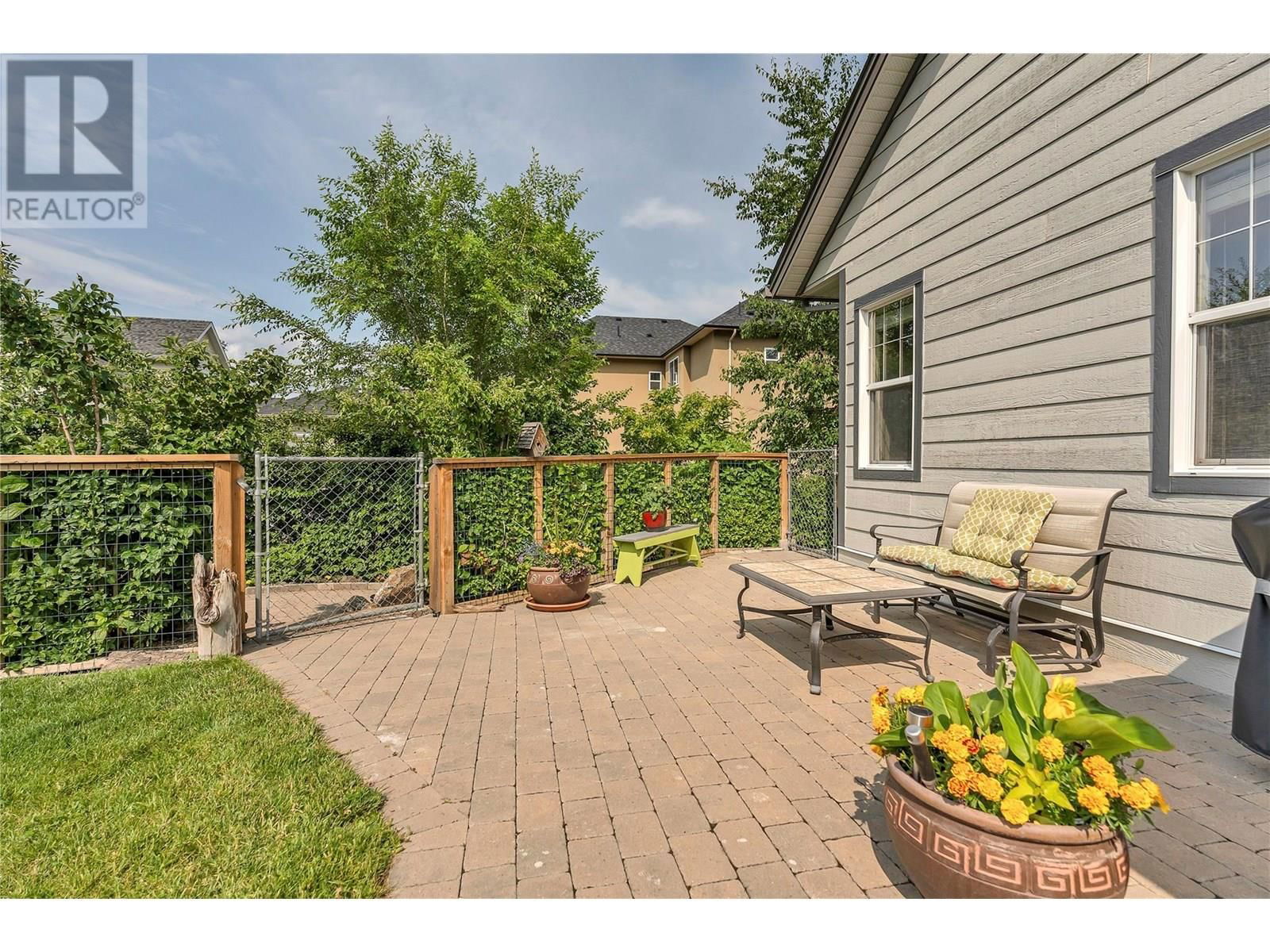 137 WALTON CRESCENT Image 22