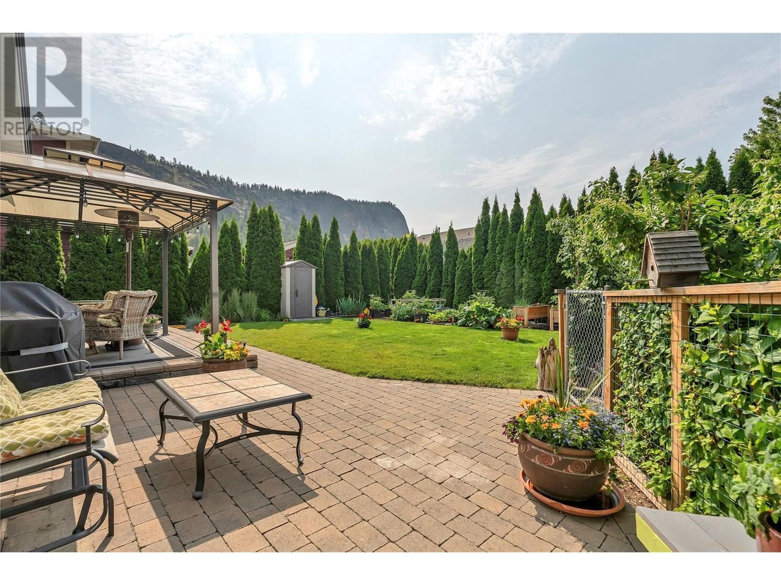 137 WALTON CRESCENT Image 23