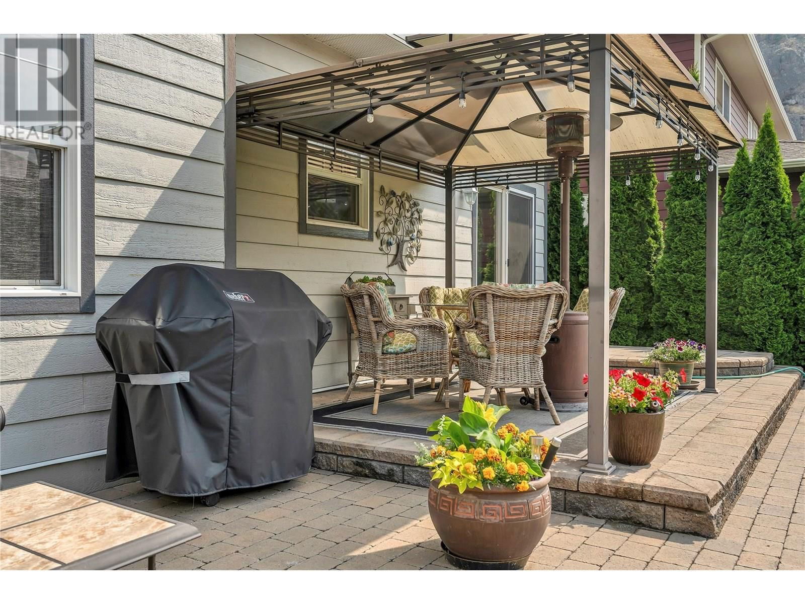 137 WALTON CRESCENT Image 24