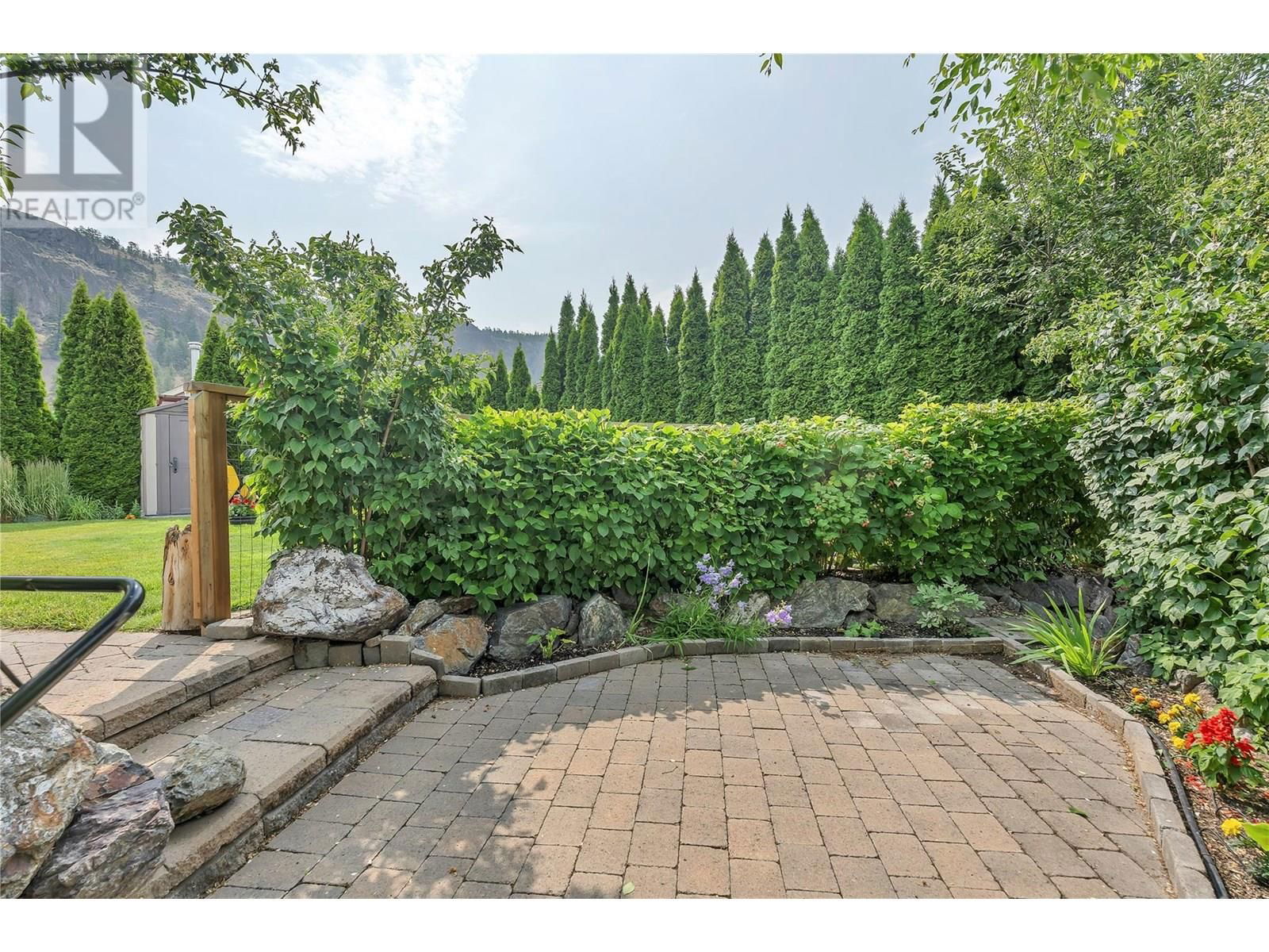 137 WALTON CRESCENT Image 26