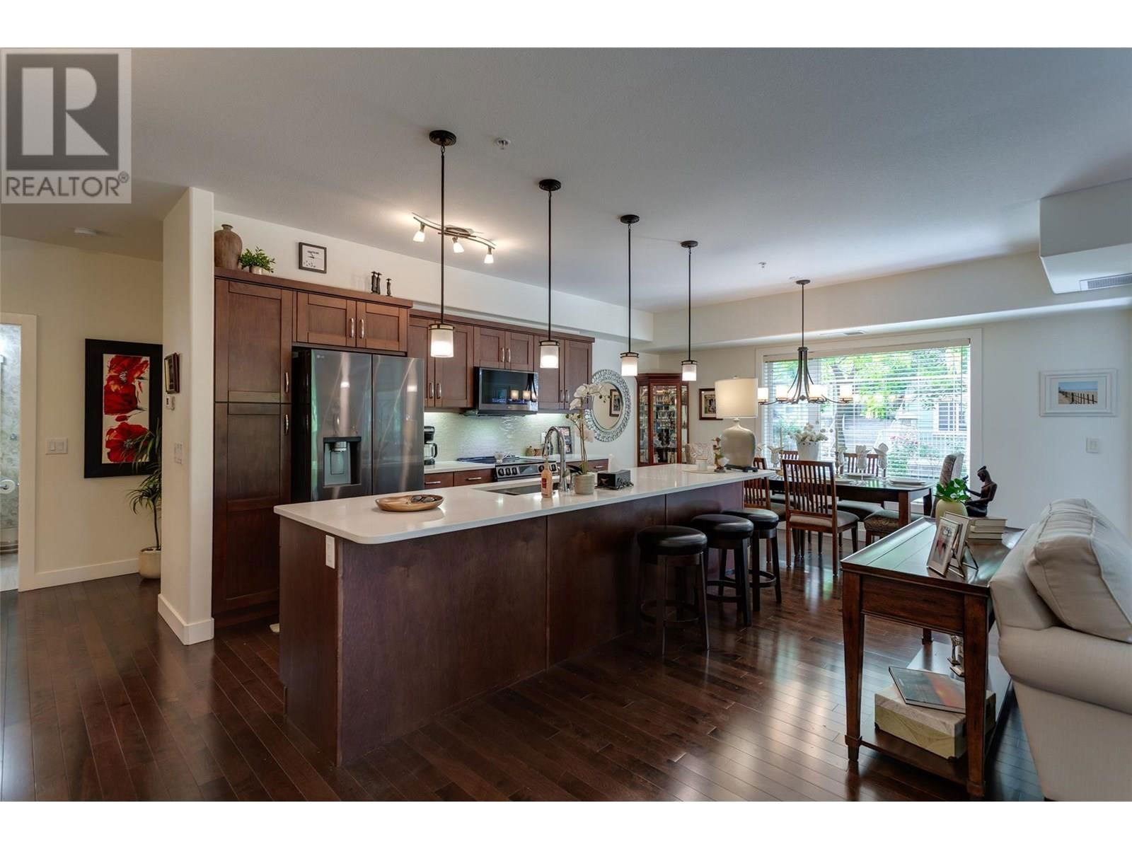 102 - 660 LEQUIME ROAD Image 3