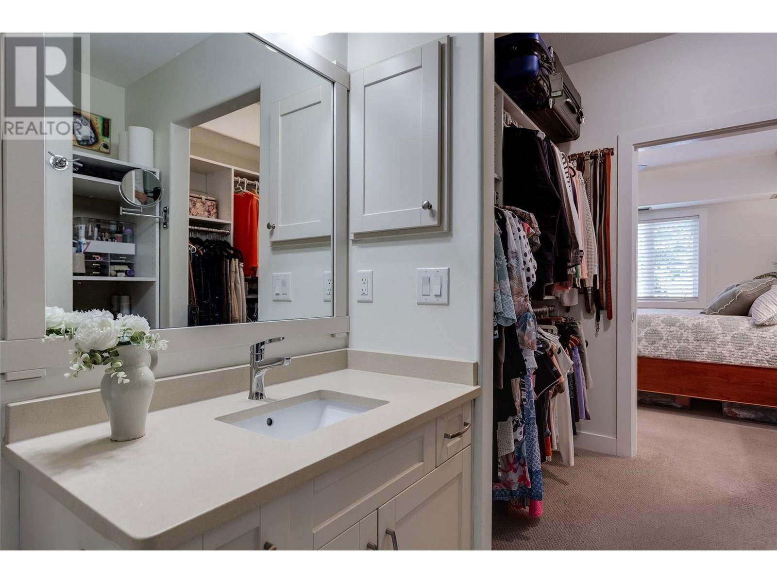 102 - 660 LEQUIME ROAD Image 32