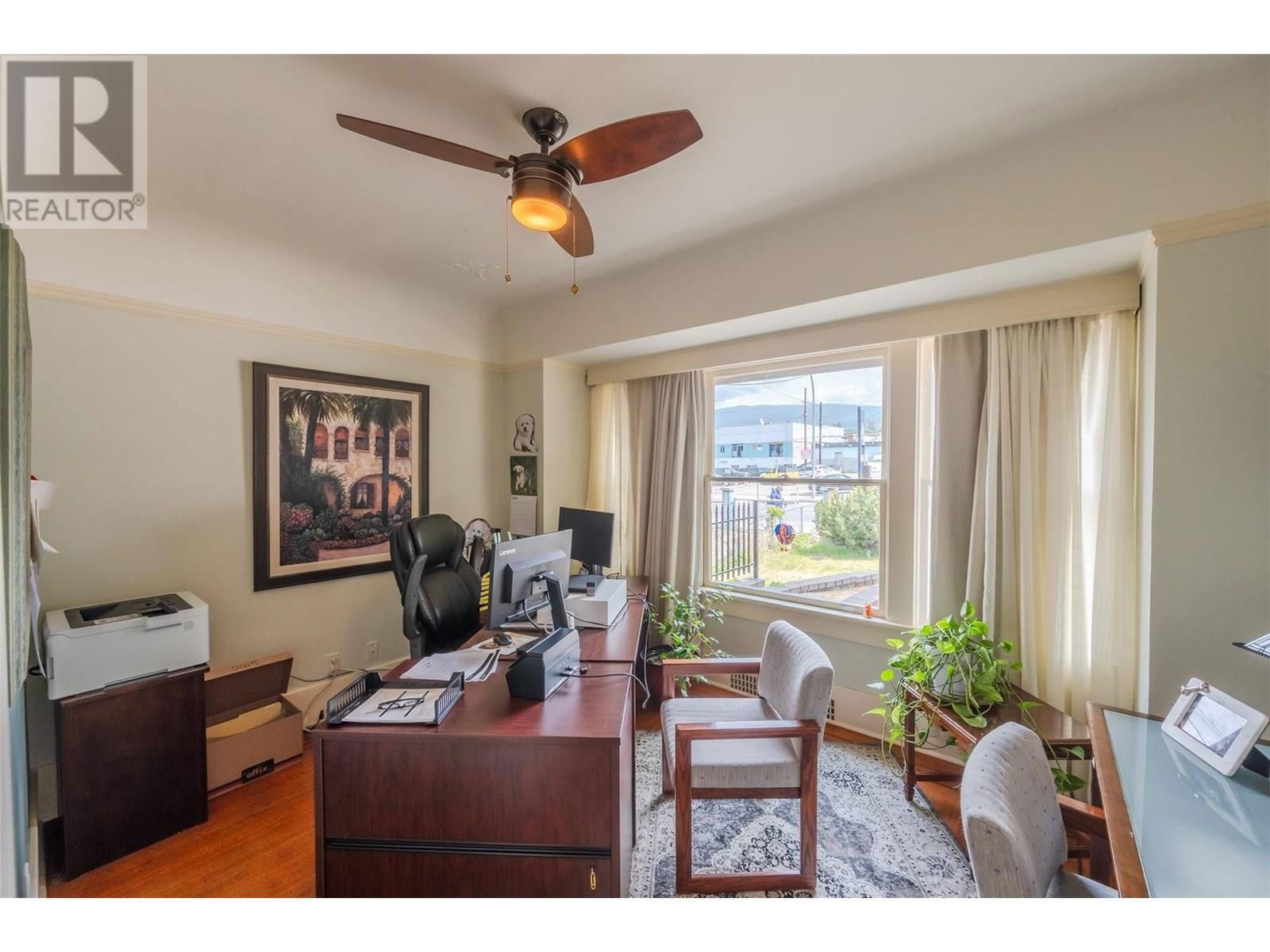 543 MARTIN STREET Image 11