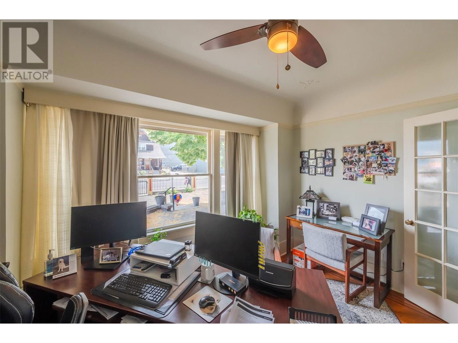 543 MARTIN STREET Image 12