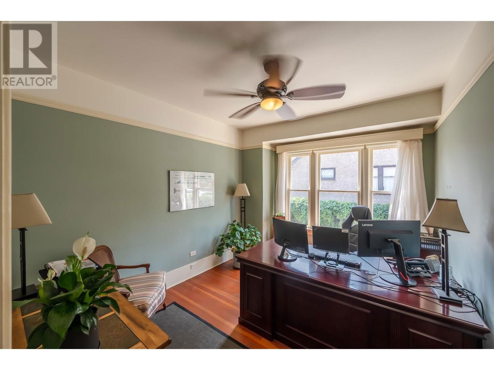 543 MARTIN STREET Image 17
