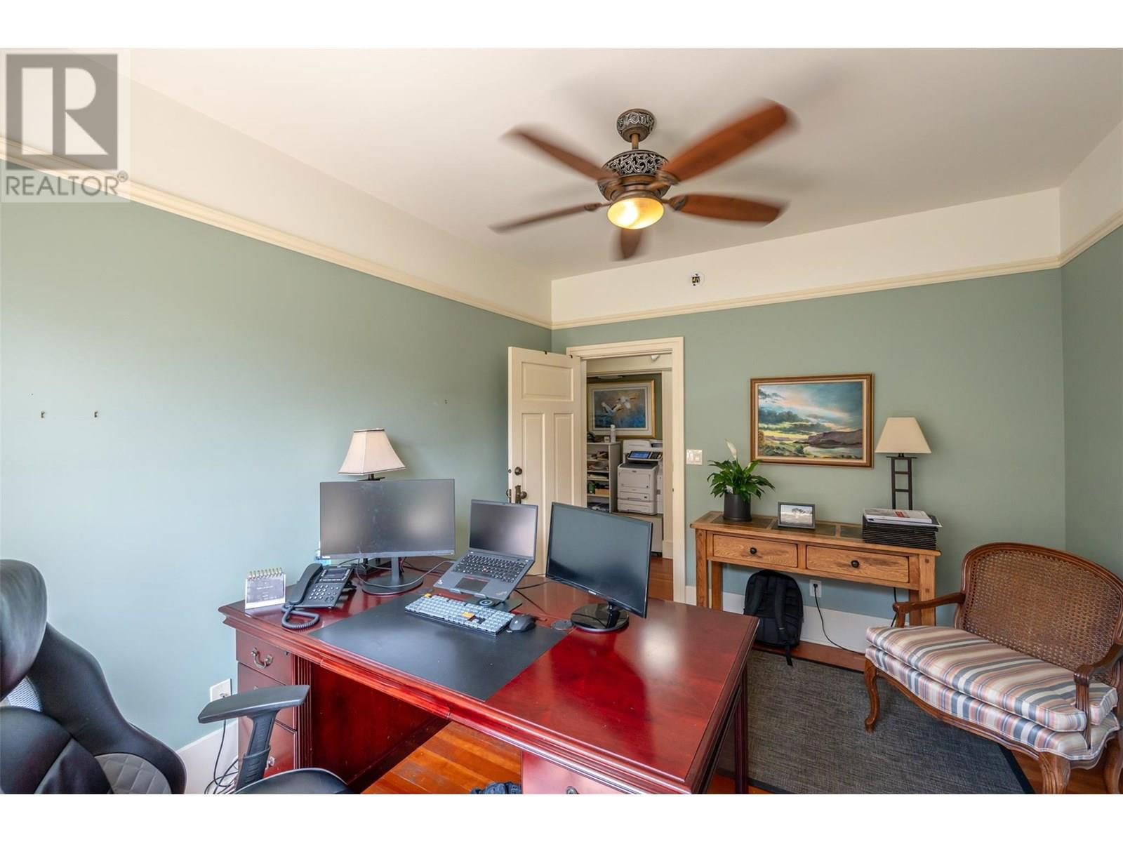 543 MARTIN STREET Image 18