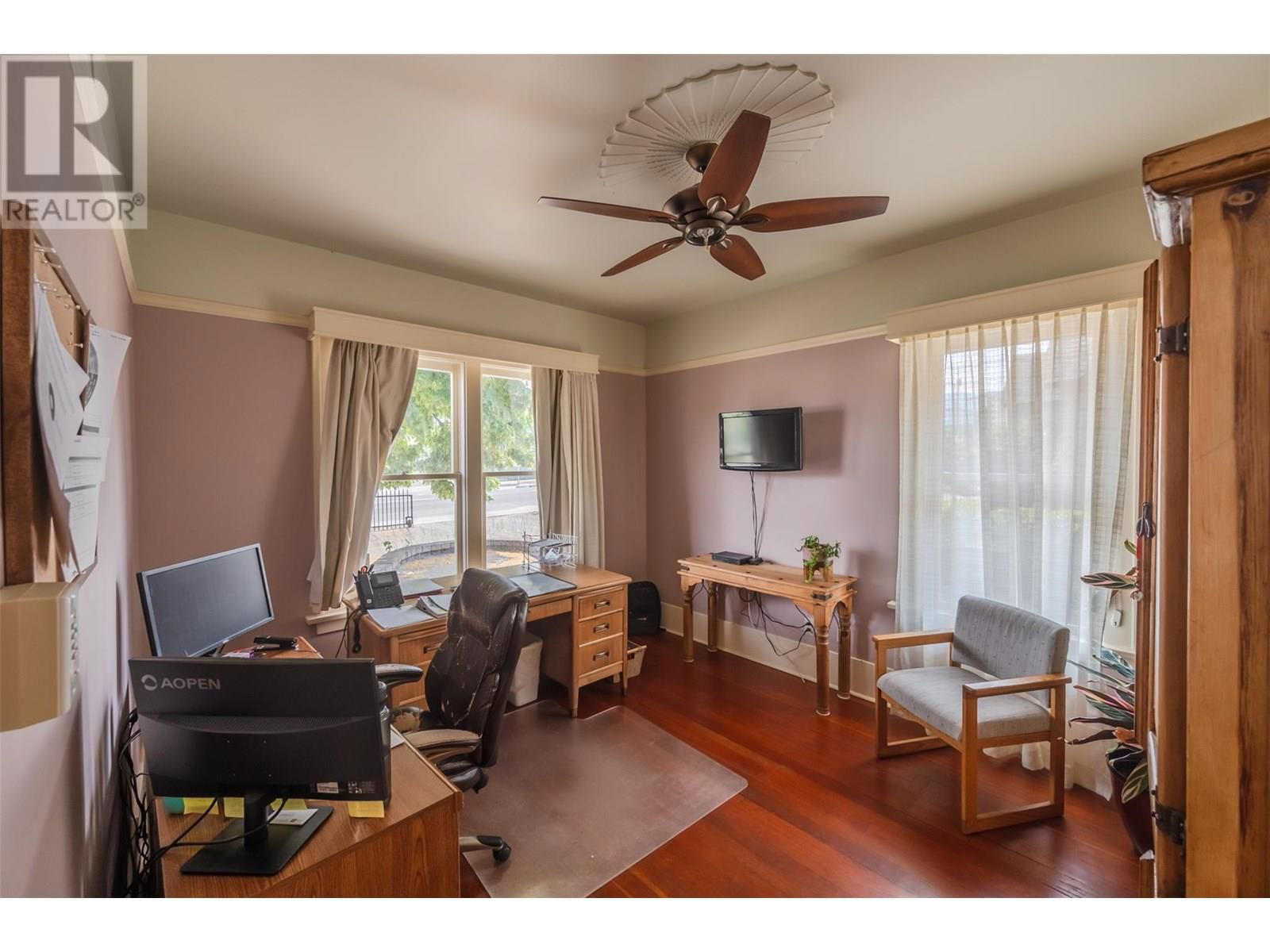 543 MARTIN STREET Image 2