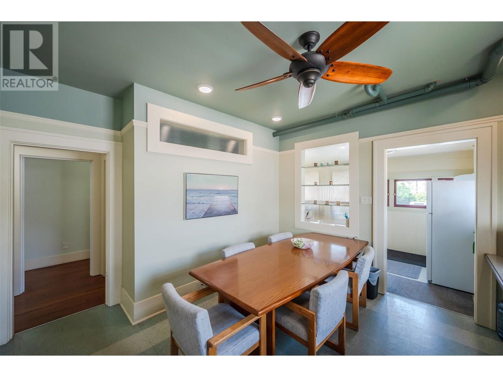 543 MARTIN STREET Image 21