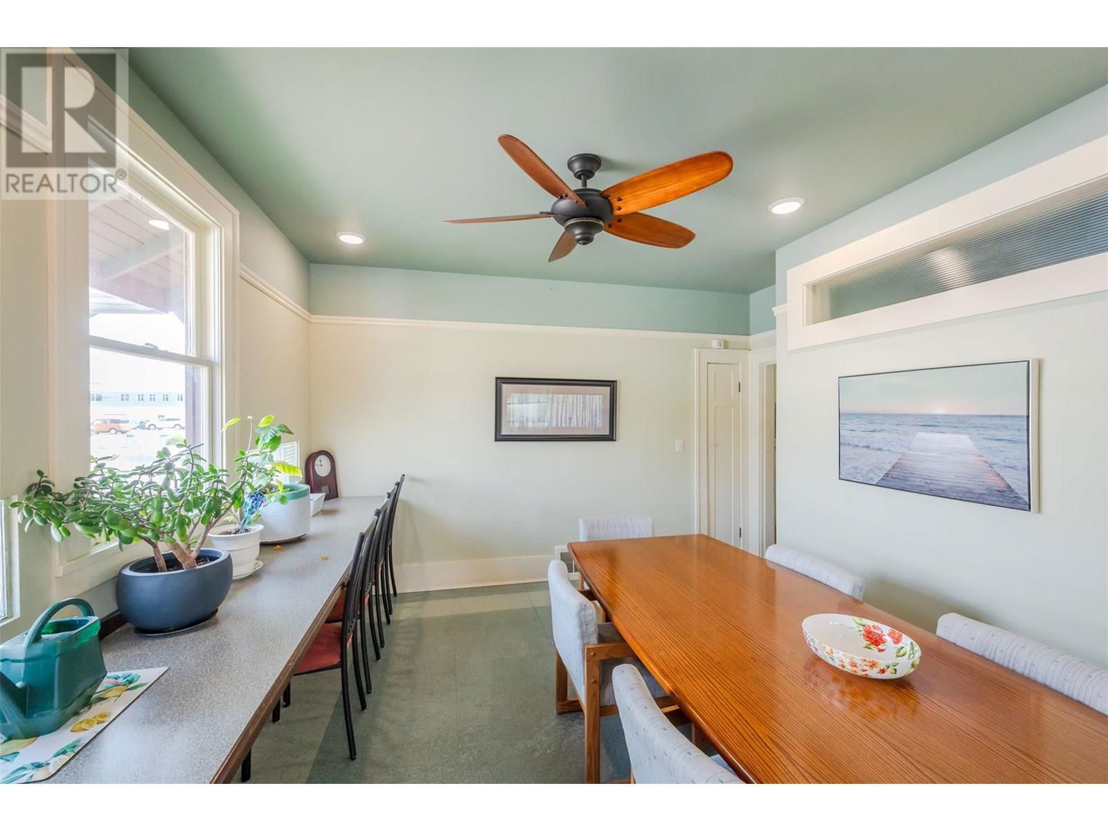 543 MARTIN STREET Image 22