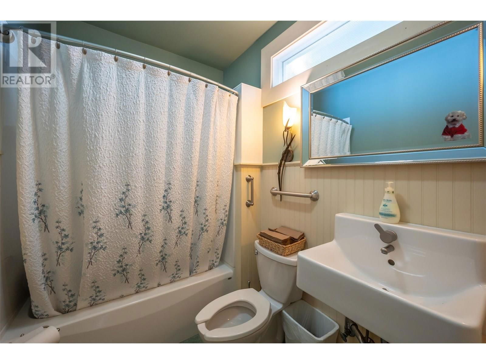 543 MARTIN STREET Image 26