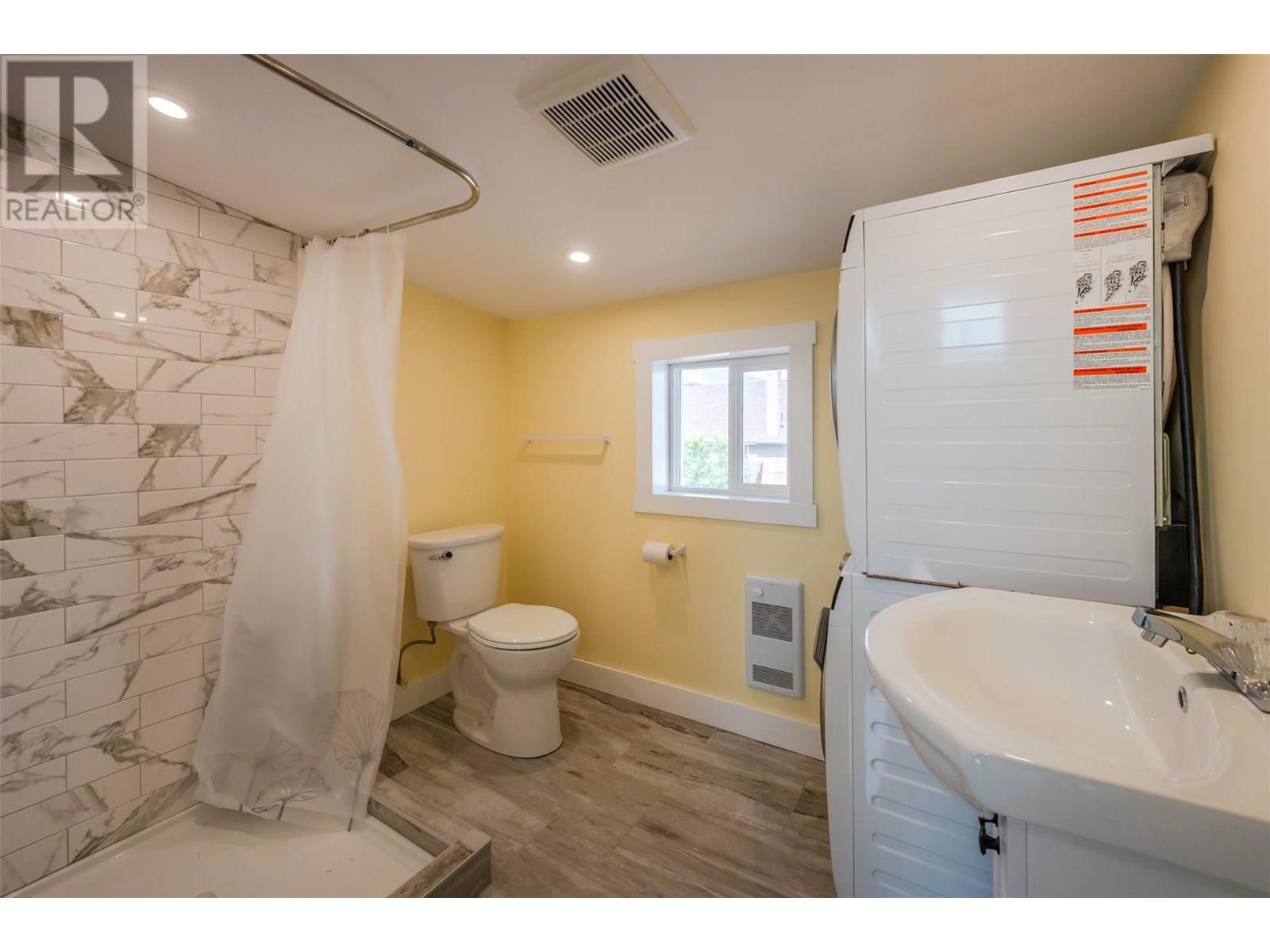 543 MARTIN STREET Image 39
