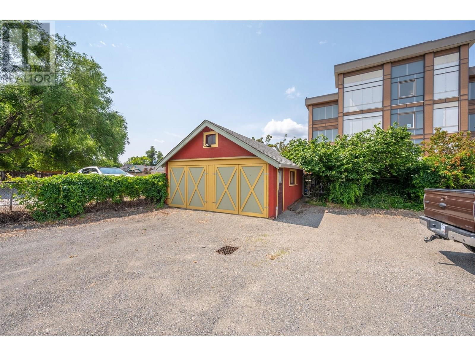 543 MARTIN STREET Image 50