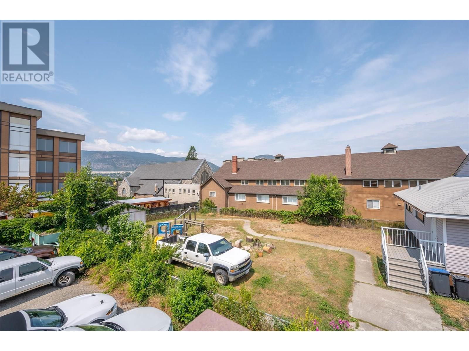 543 MARTIN STREET Image 57