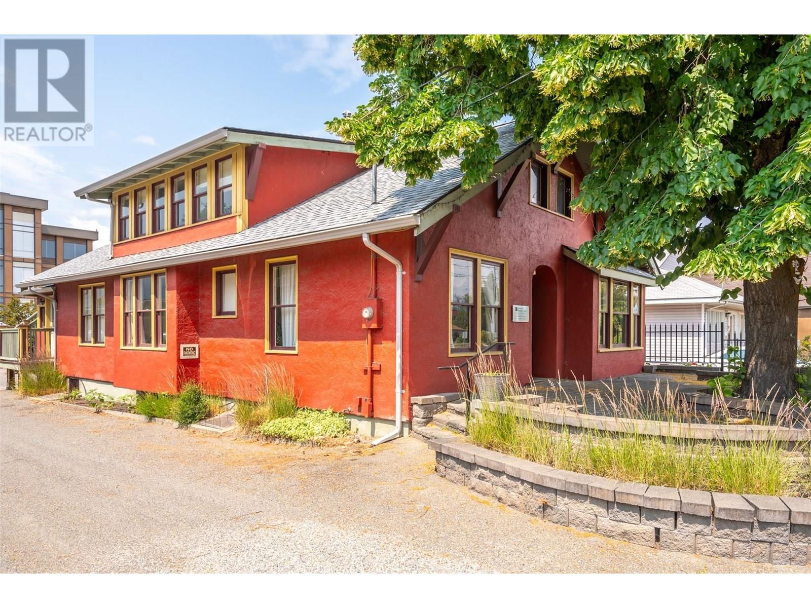 543 MARTIN STREET Image 59
