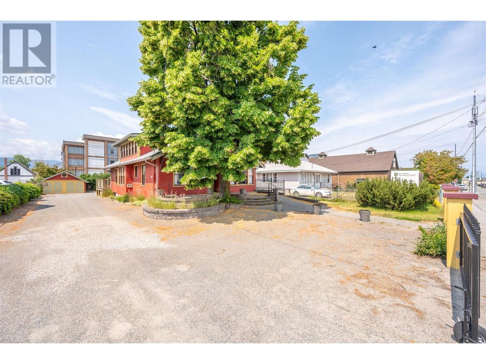 543 MARTIN STREET Image 60