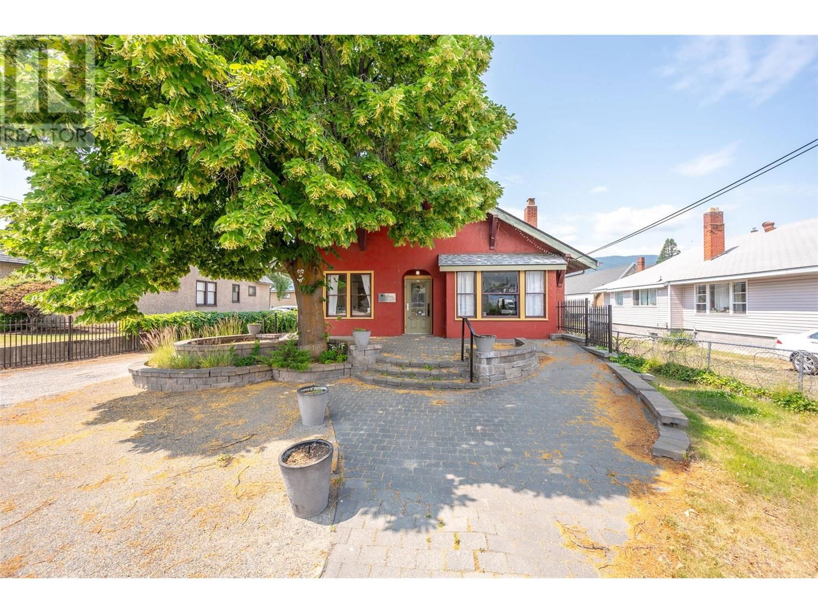543 MARTIN STREET Image 61