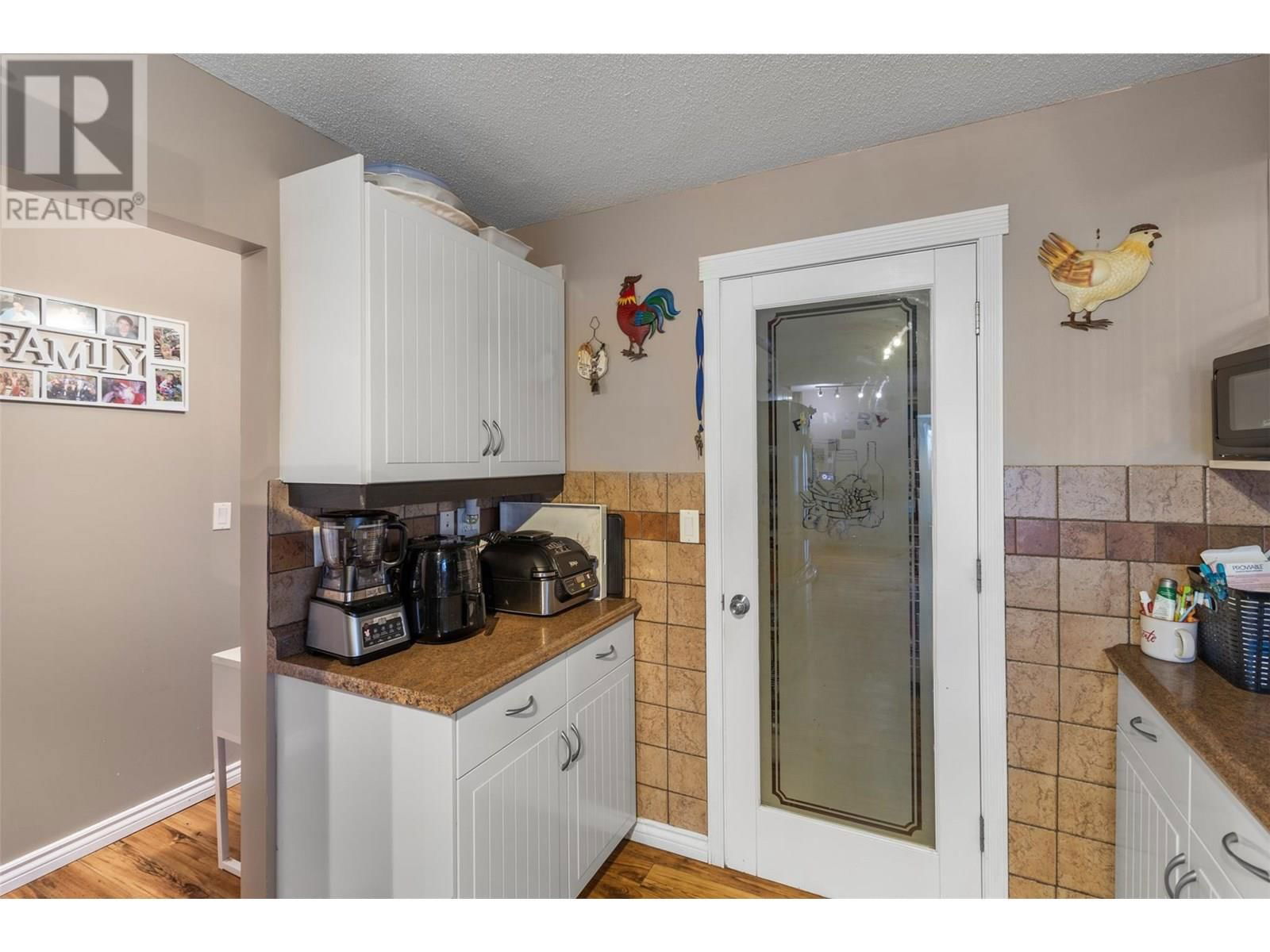 590 LISTER ROAD Image 18