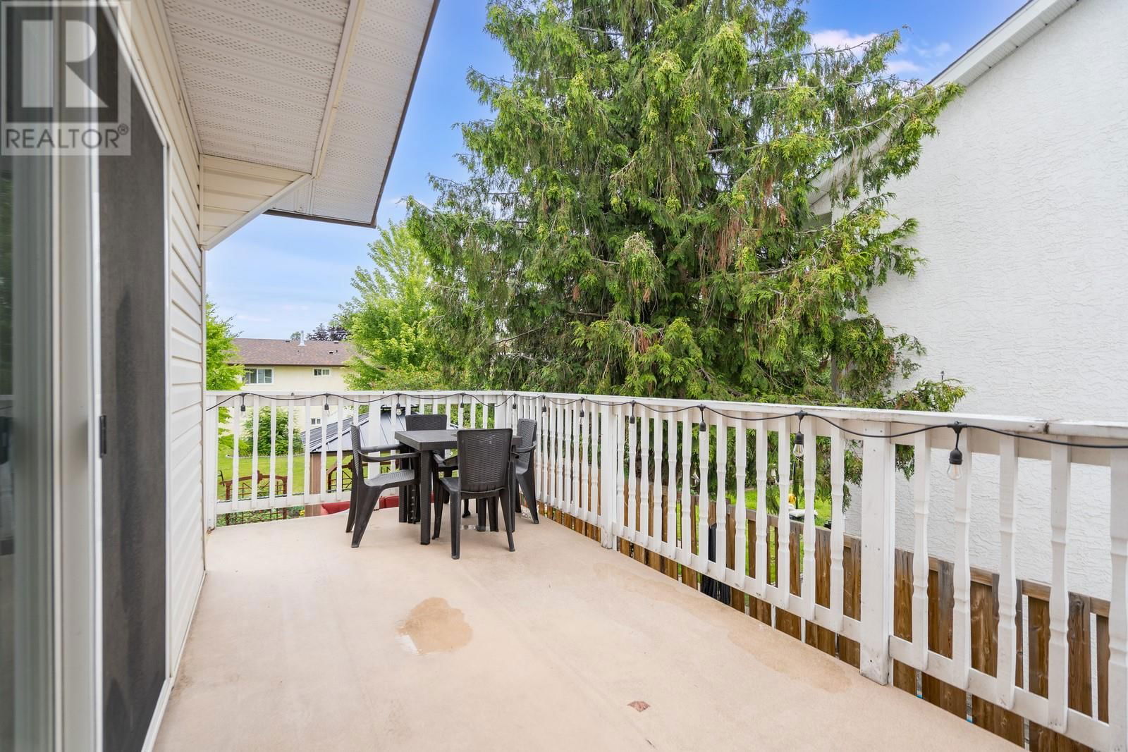 770 WHITE COURT Image 13