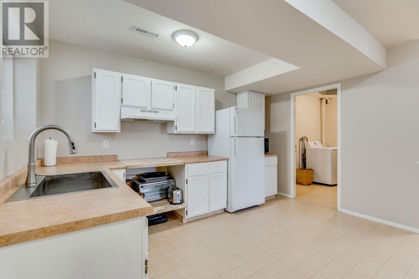 770 WHITE COURT Image 25
