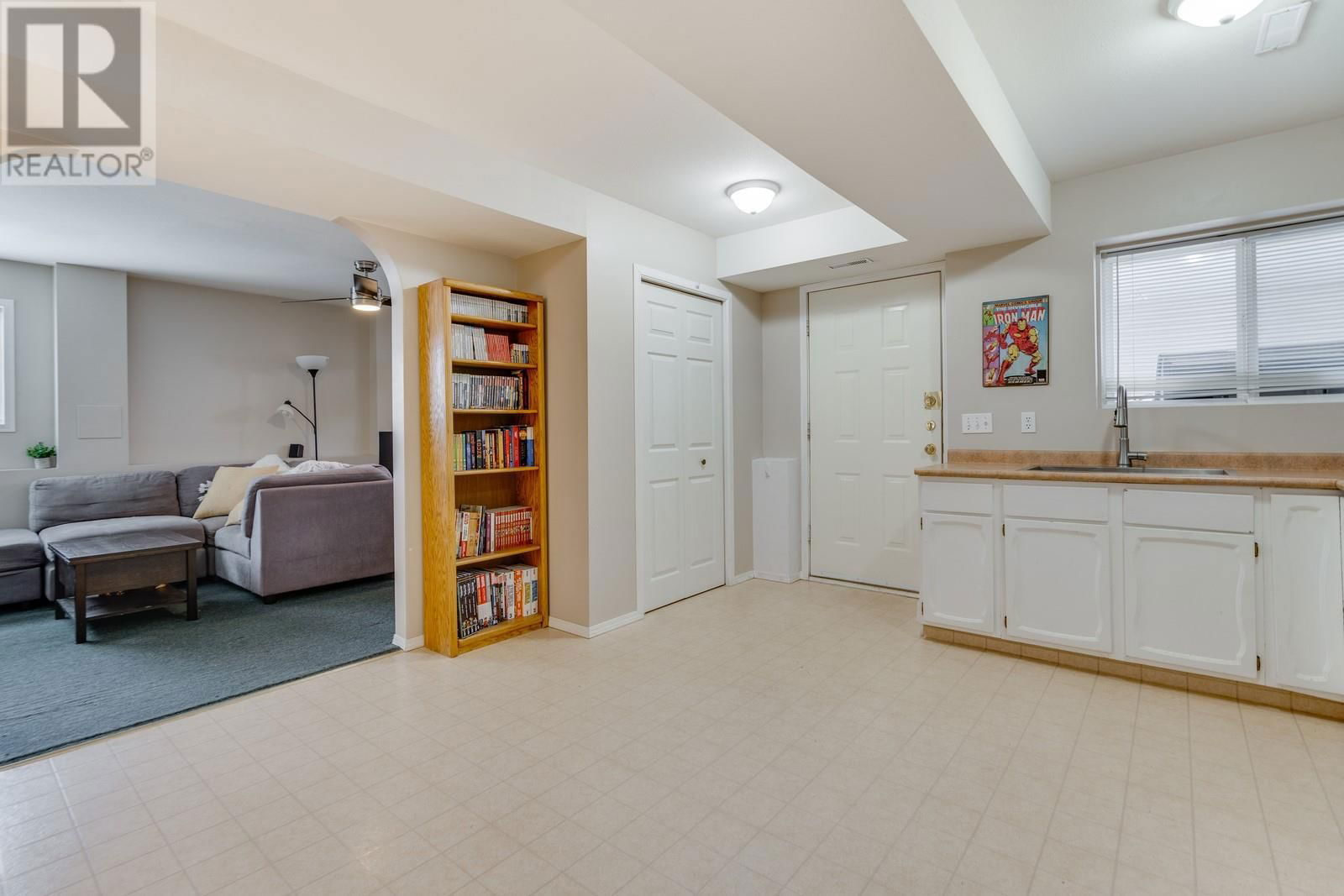 770 WHITE COURT Image 26