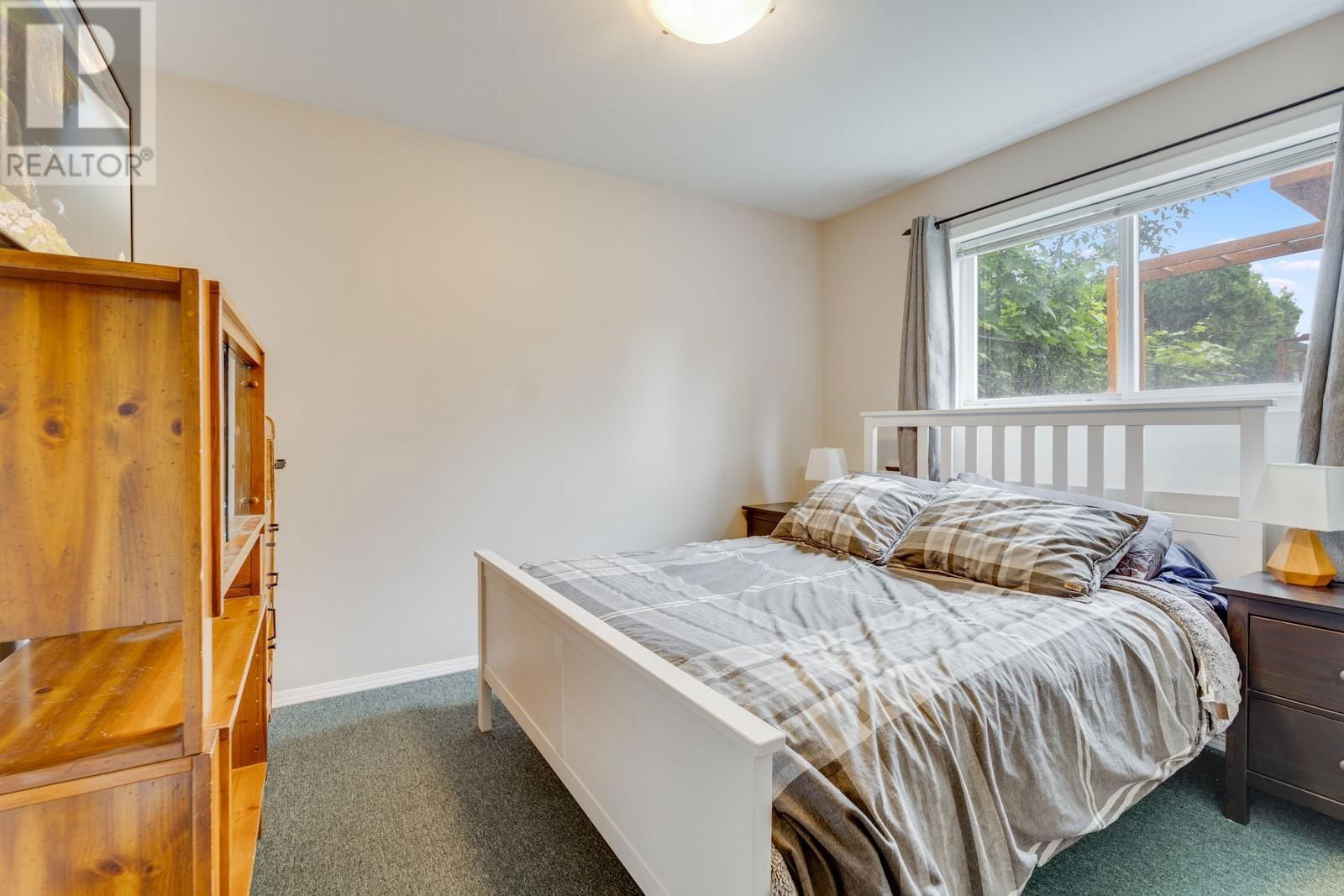 770 WHITE COURT Image 30