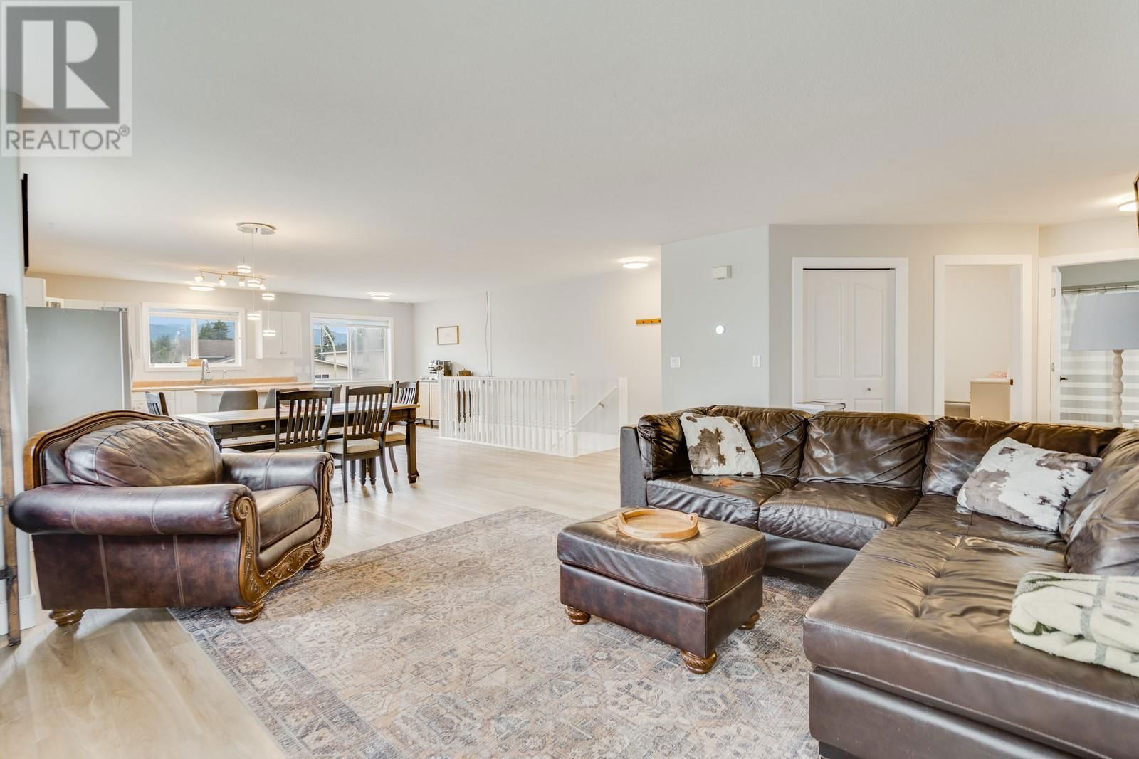 770 WHITE COURT Image 6