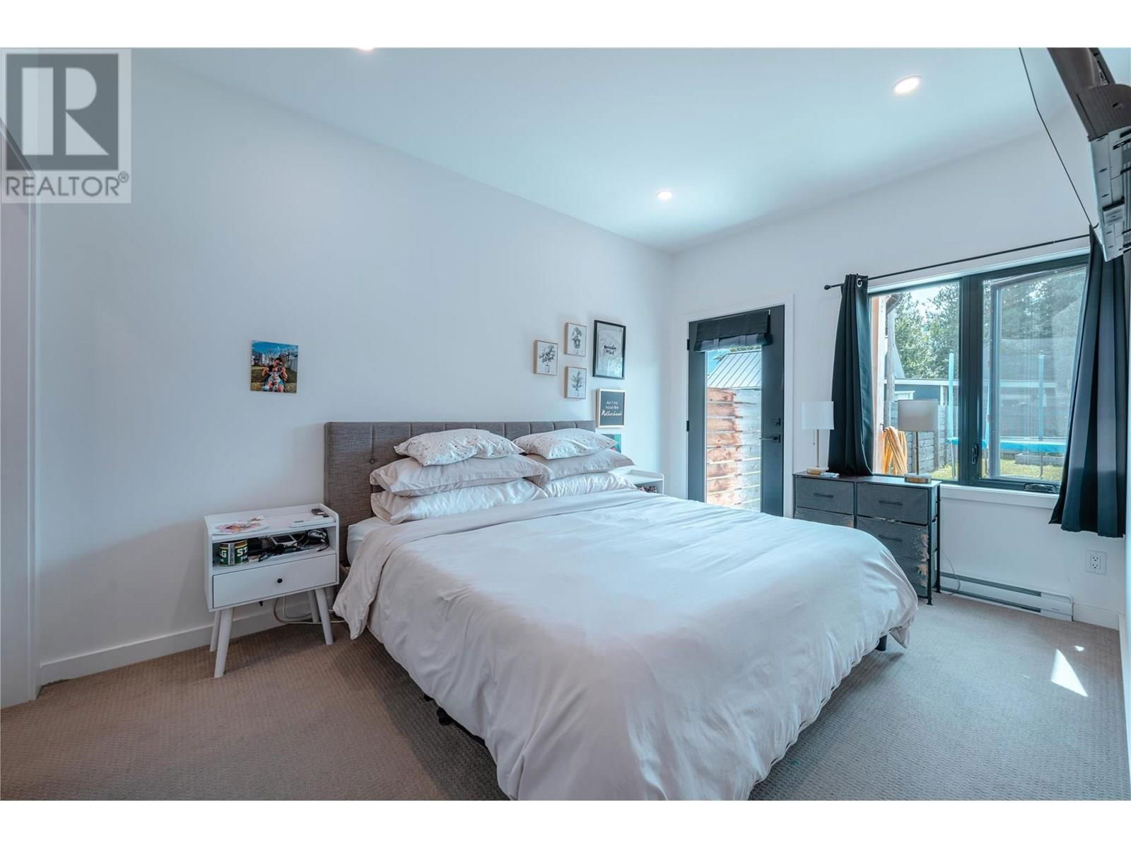 715 OLYNYK ROAD Image 11