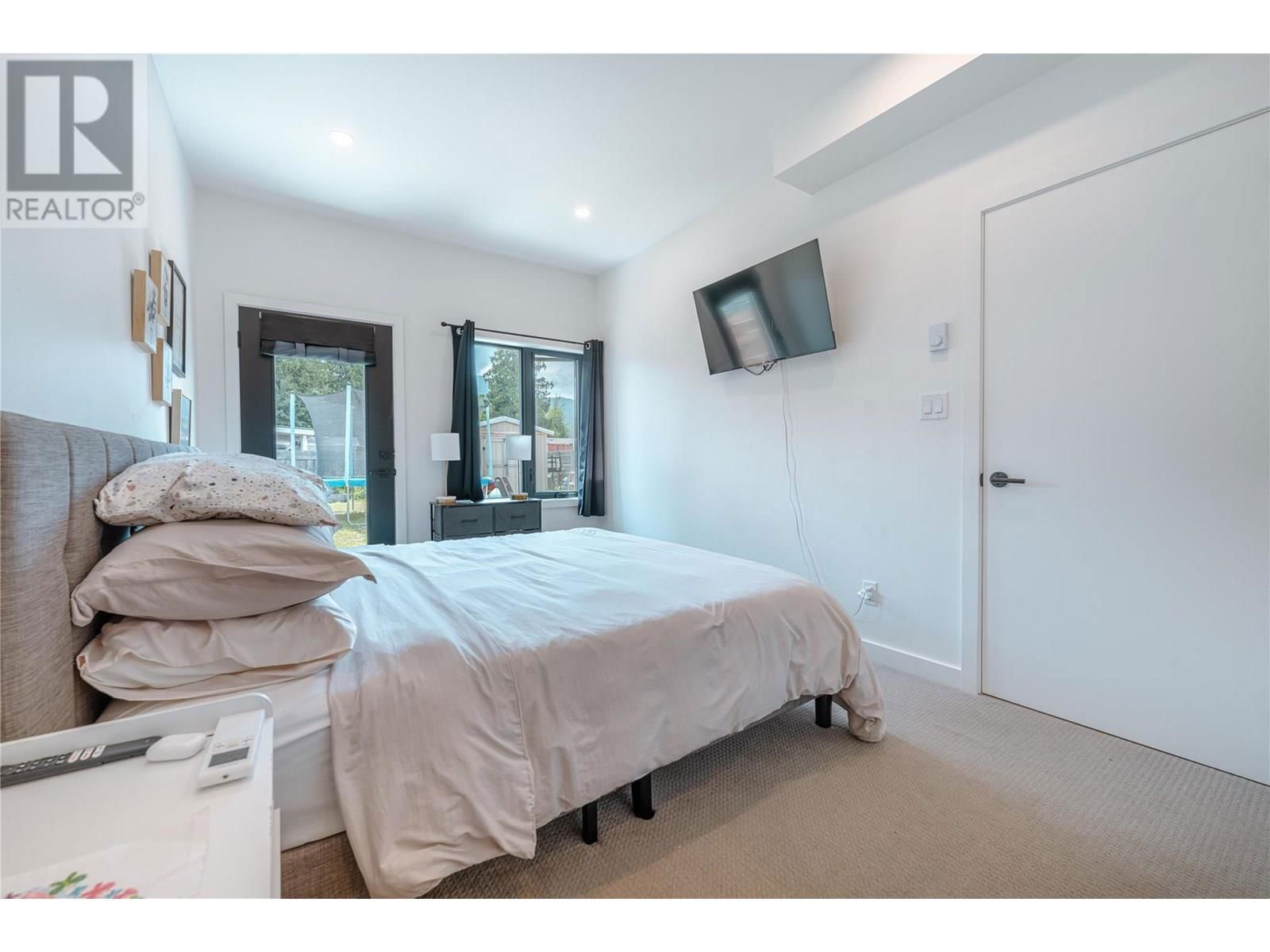 715 OLYNYK ROAD Image 13