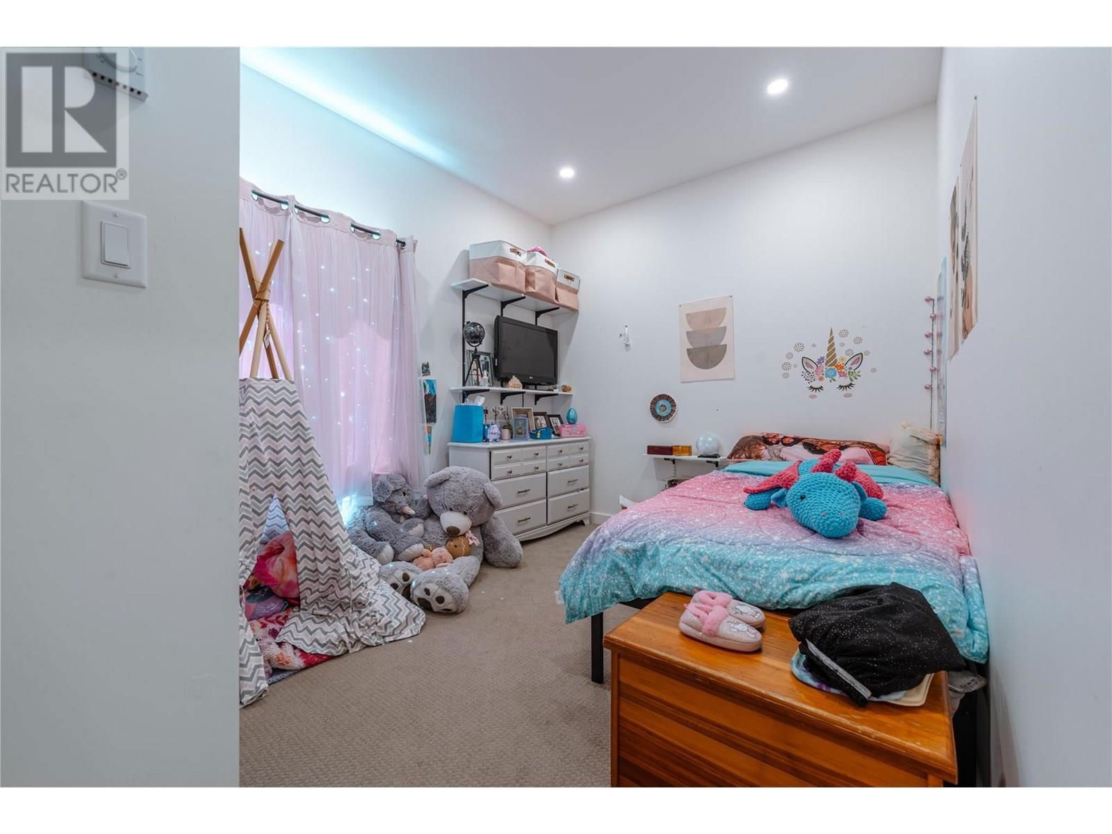 715 OLYNYK ROAD Image 16