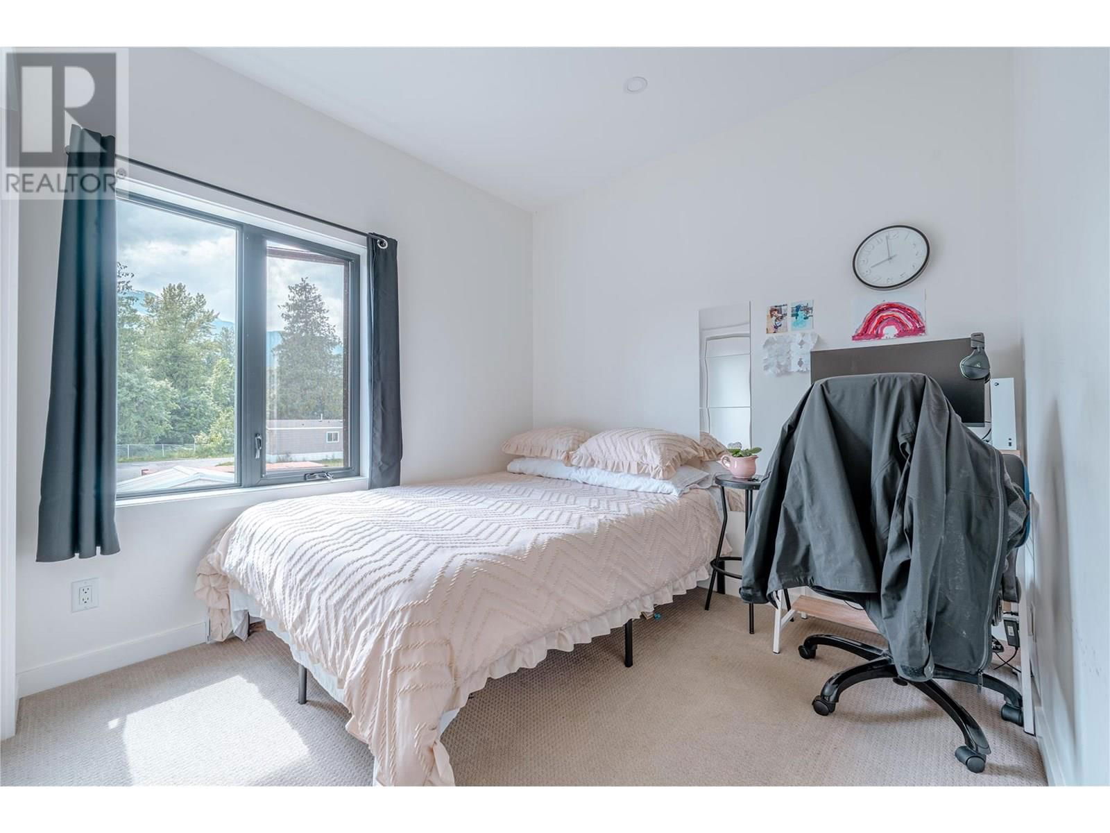 715 OLYNYK ROAD Image 26