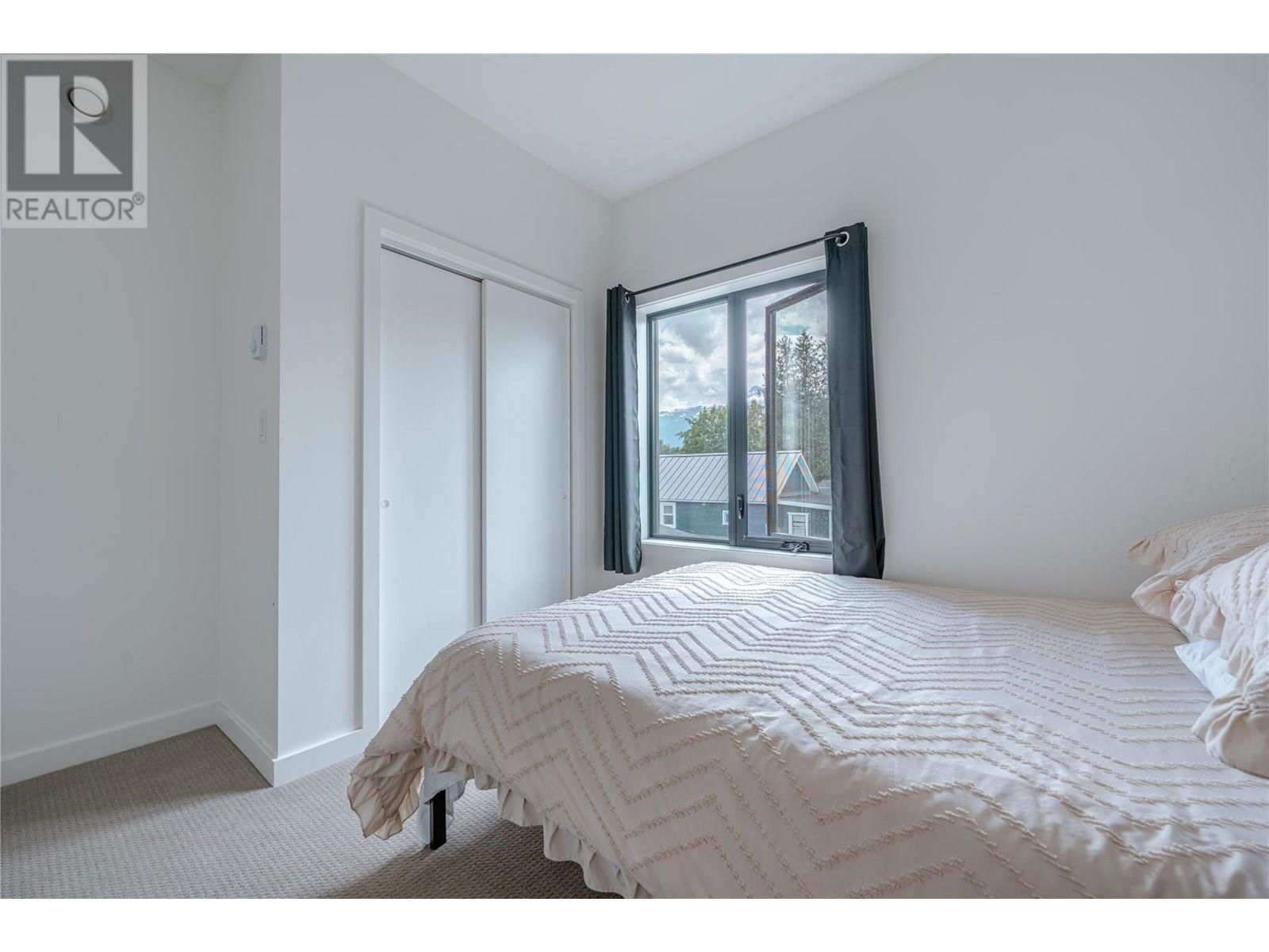 715 OLYNYK ROAD Image 27