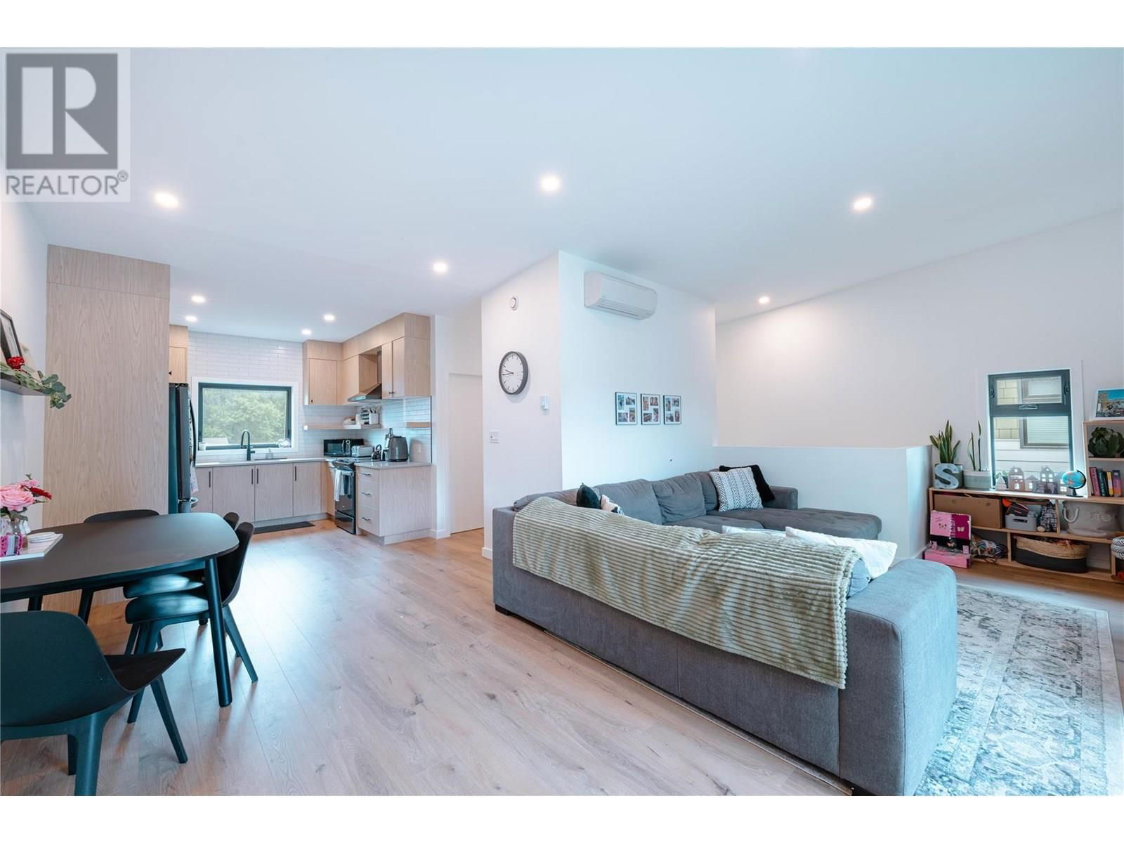 715 OLYNYK ROAD Image 30