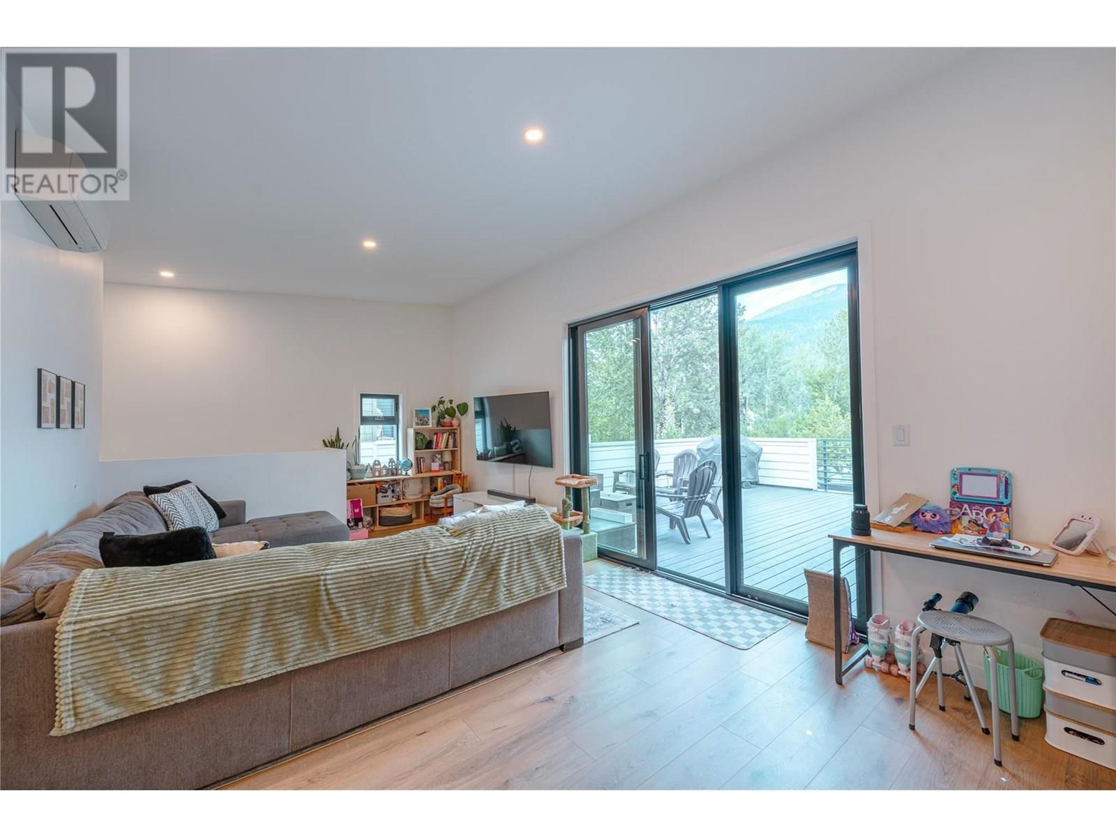 715 OLYNYK ROAD Image 31