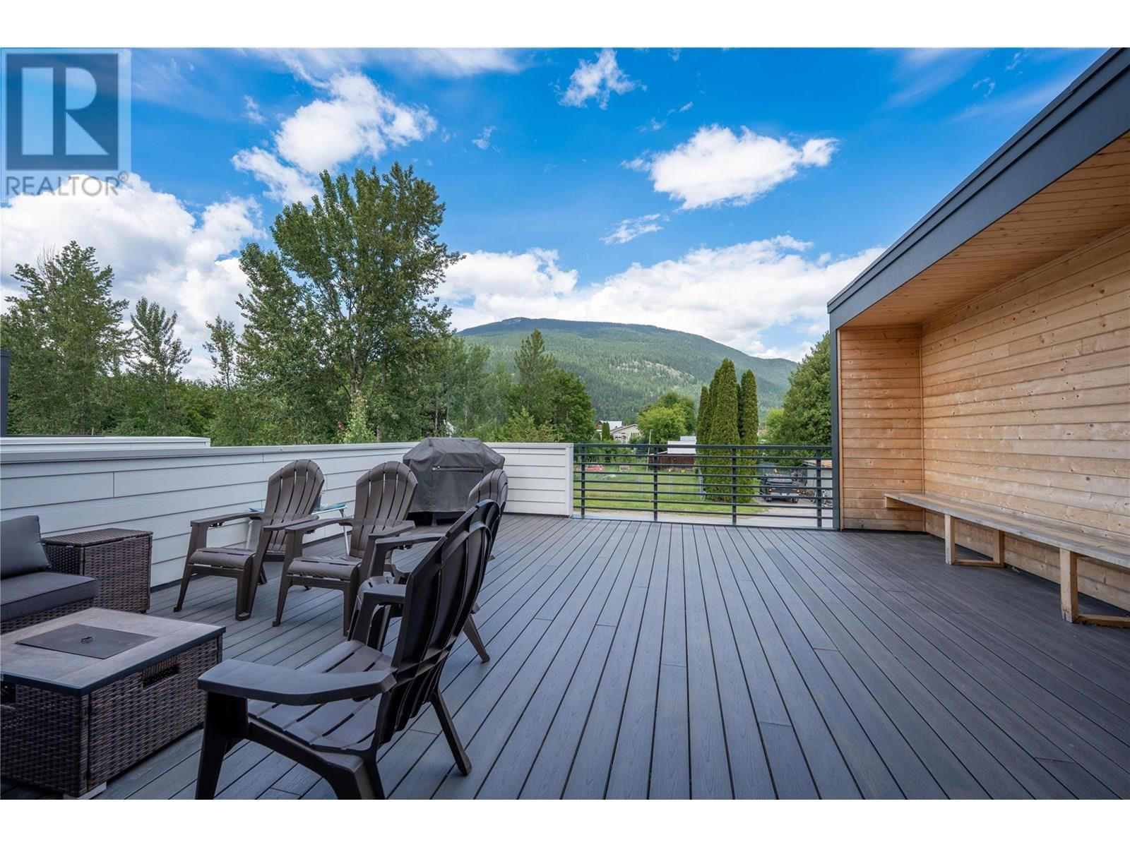 715 OLYNYK ROAD Image 35