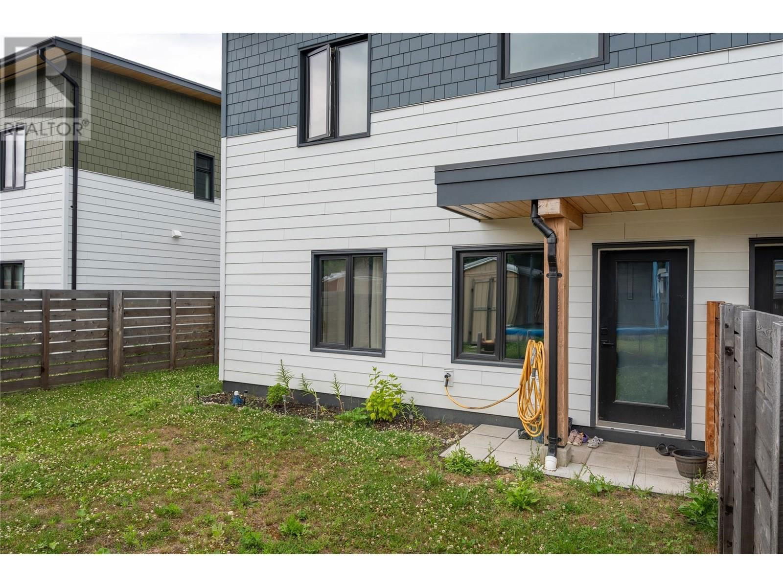 715 OLYNYK ROAD Image 44