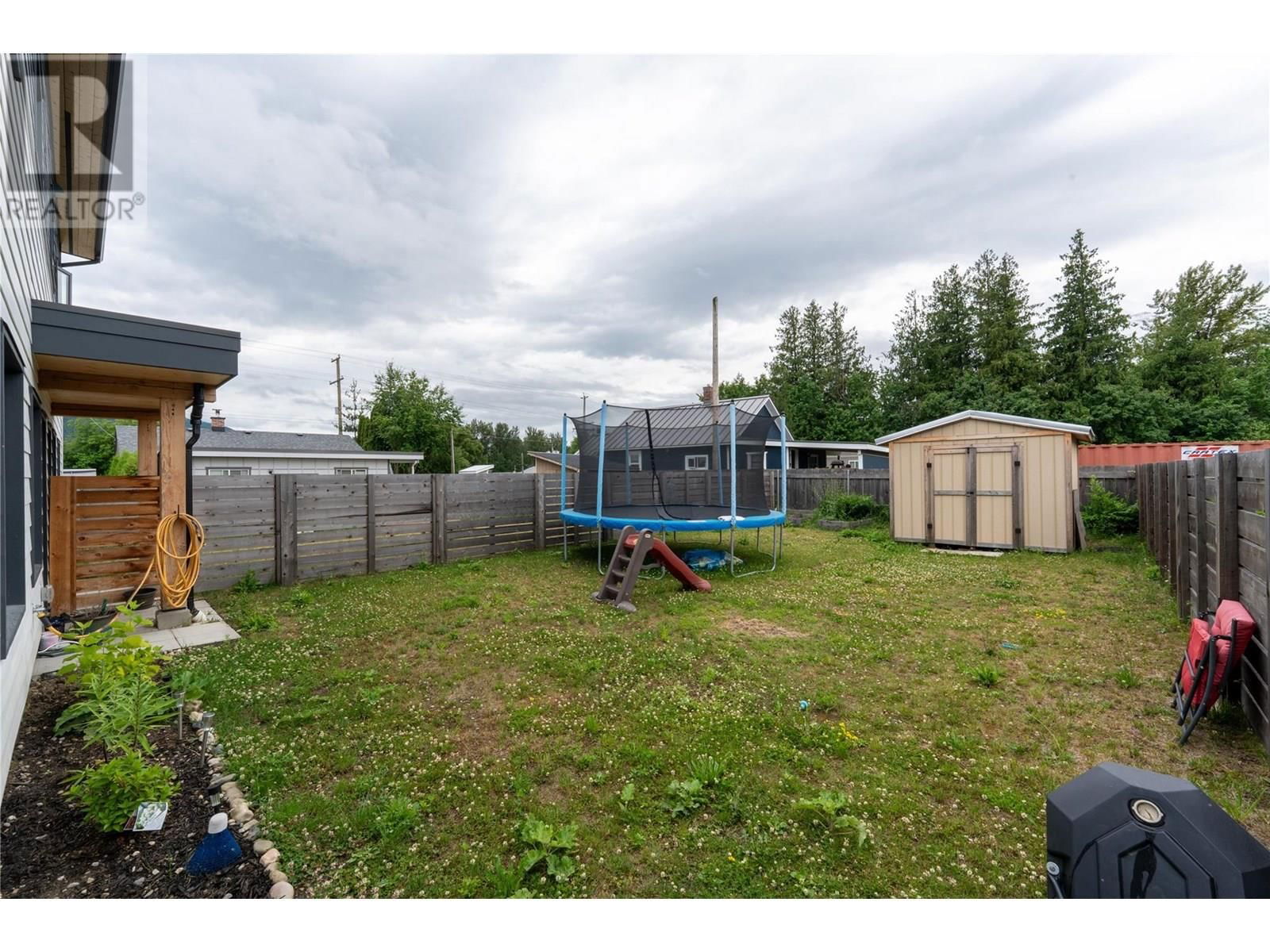 715 OLYNYK ROAD Image 46