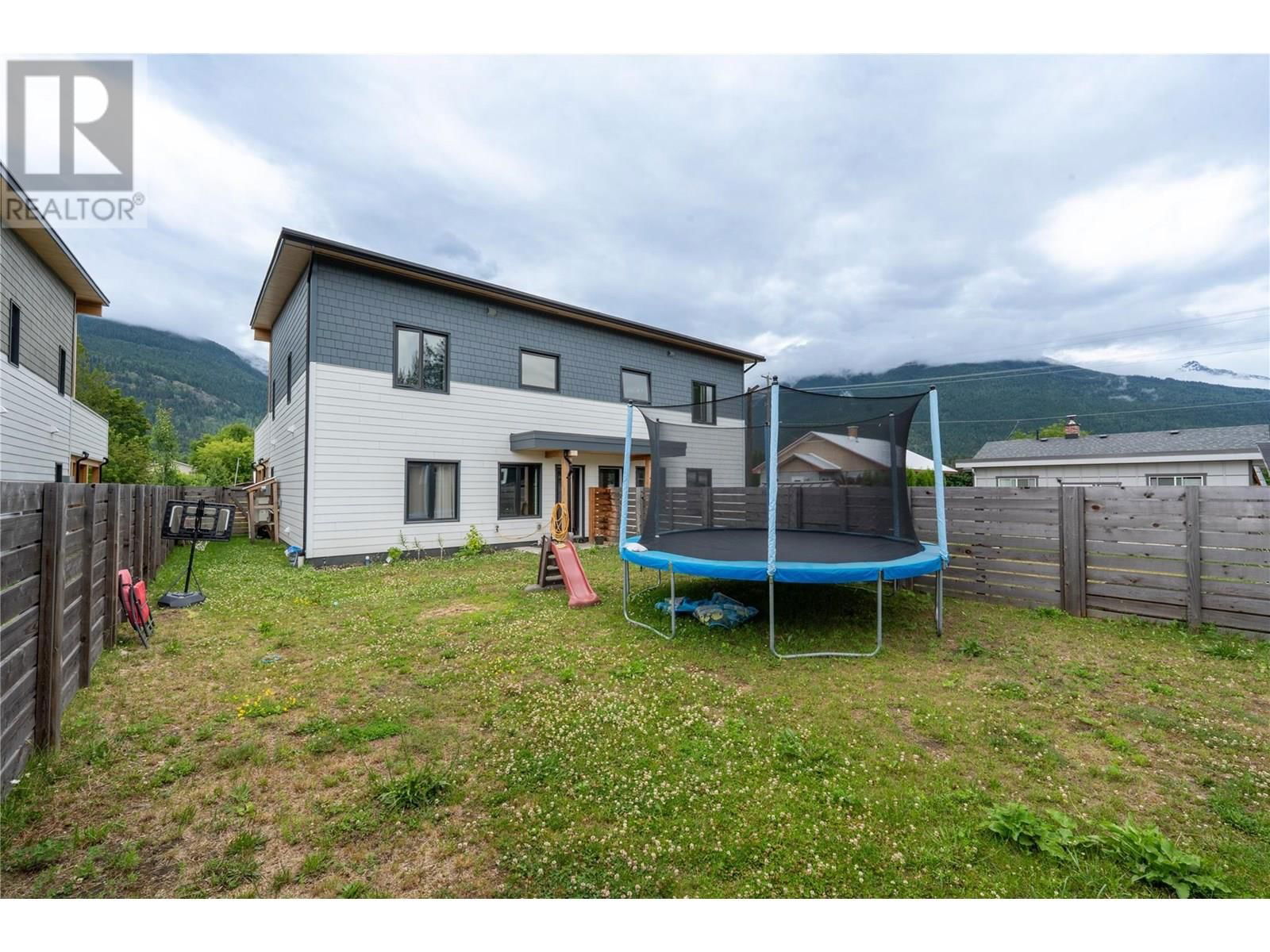 715 OLYNYK ROAD Image 47