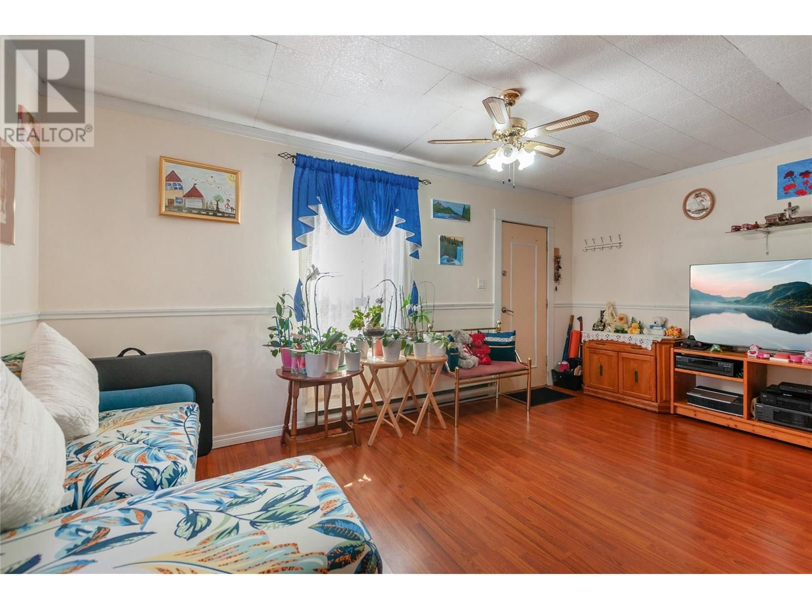 219 HASTINGS AVENUE Image 3