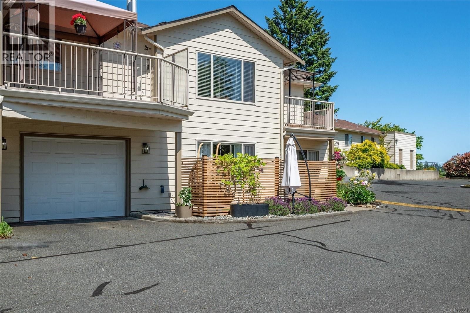 6 4271 Wellington Road property photo