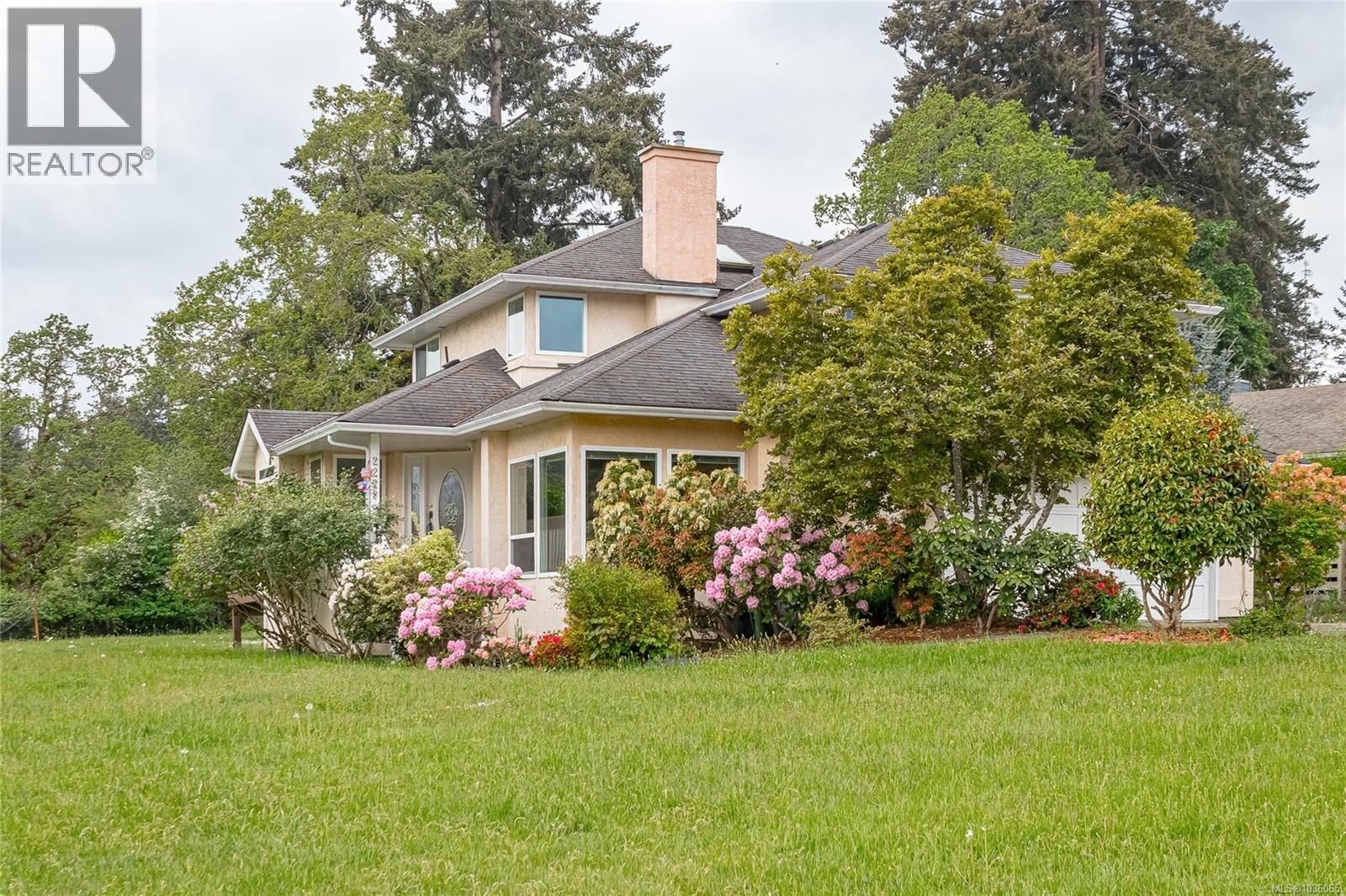 2228 Tarn Place property photo