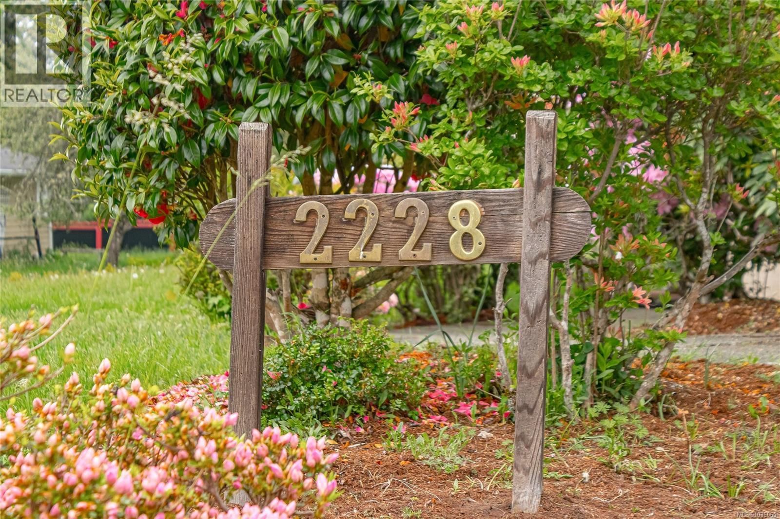 2228 Tarn Place property photo