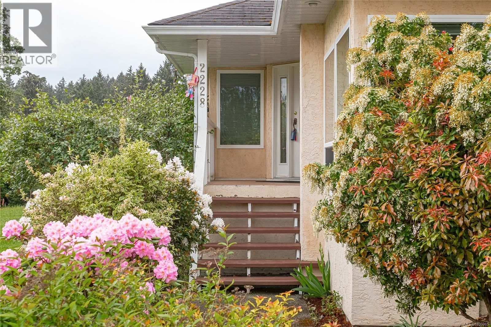 2228 Tarn Place property photo