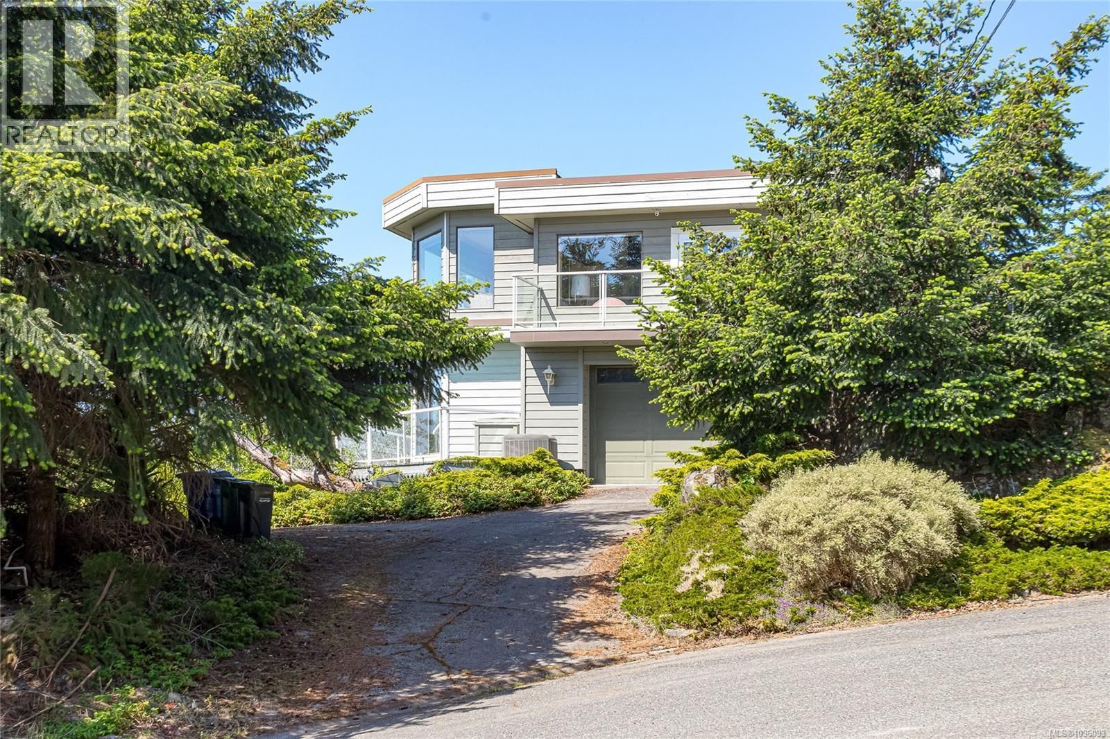 1572 Knight Court Road property photo