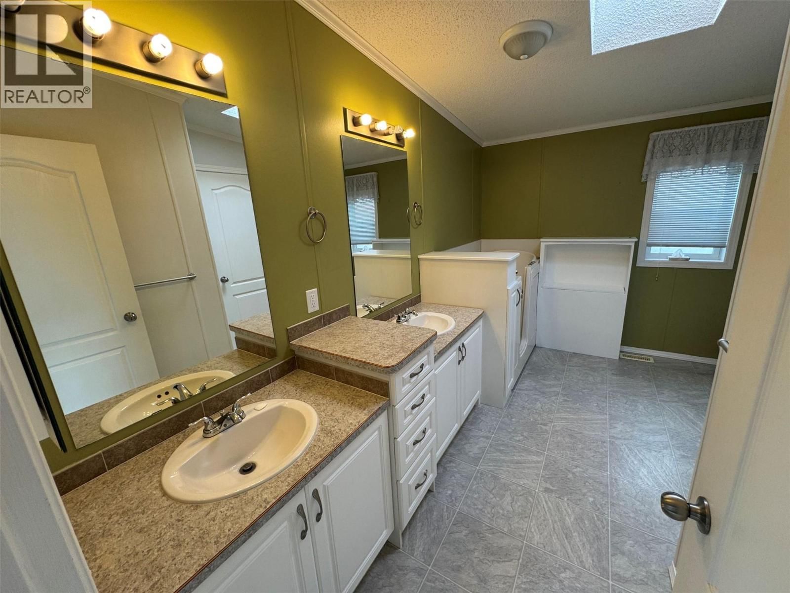 E4 - 5455 ALMOND GARDENS ROAD Image 11