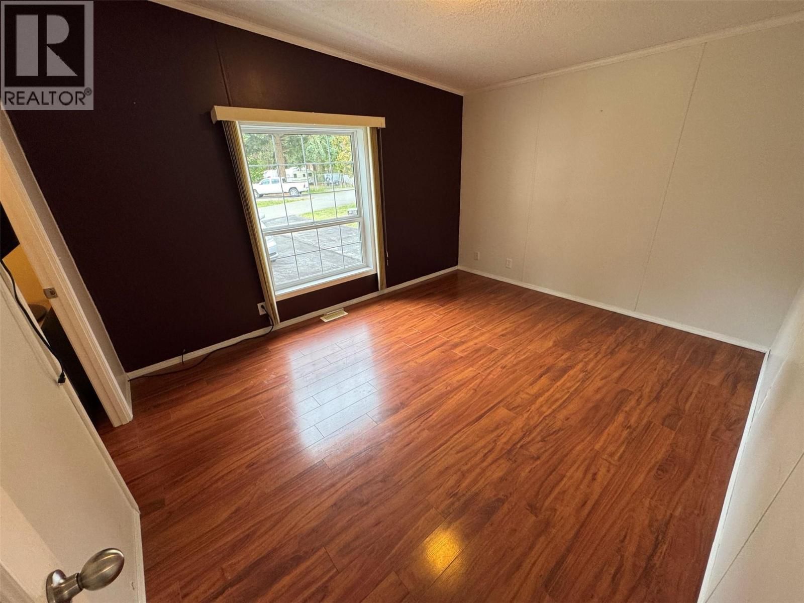 E4 - 5455 ALMOND GARDENS ROAD Image 18