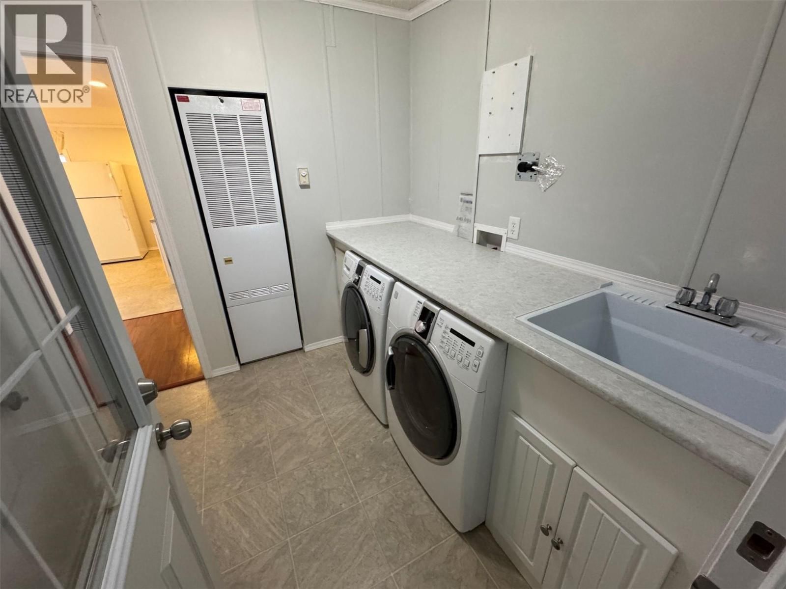 E4 - 5455 ALMOND GARDENS ROAD Image 21